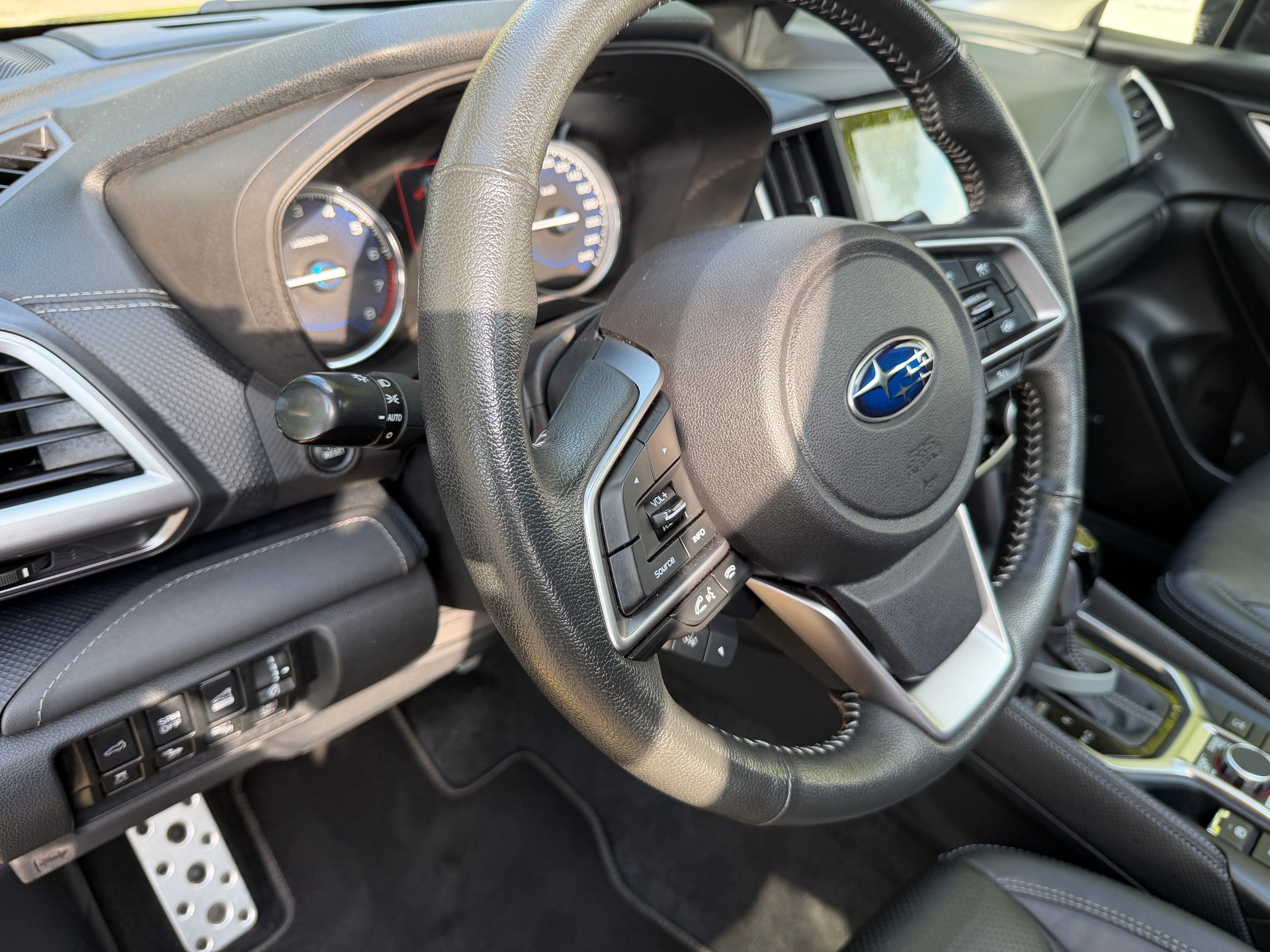 SUBARU 2.0i e-Boxer Luxury-image-8