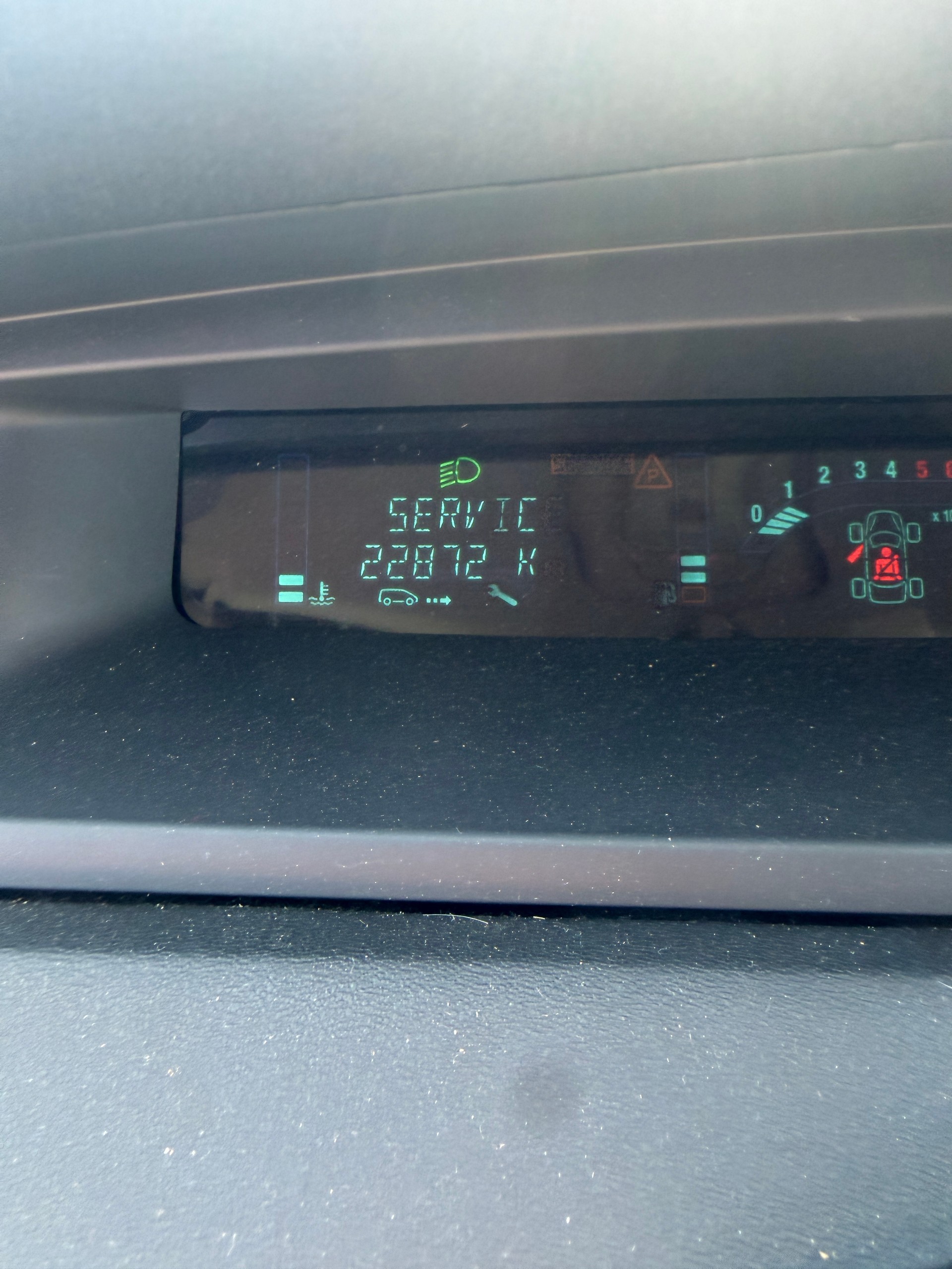 RENAULT Grand Scénic 1.9 dCi Expression-image-11