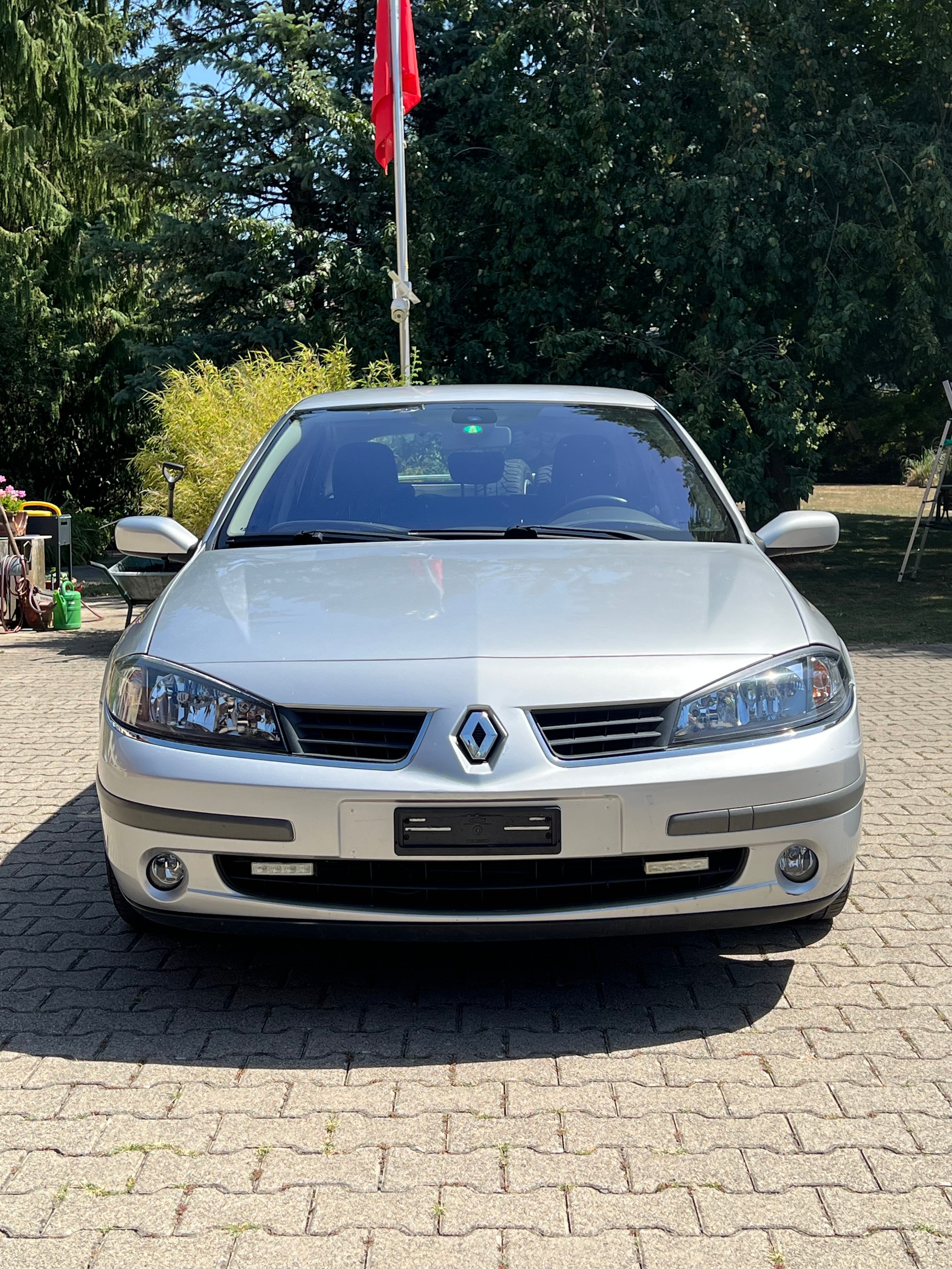 RENAULT Laguna 1.9 dCi Expression-image-1