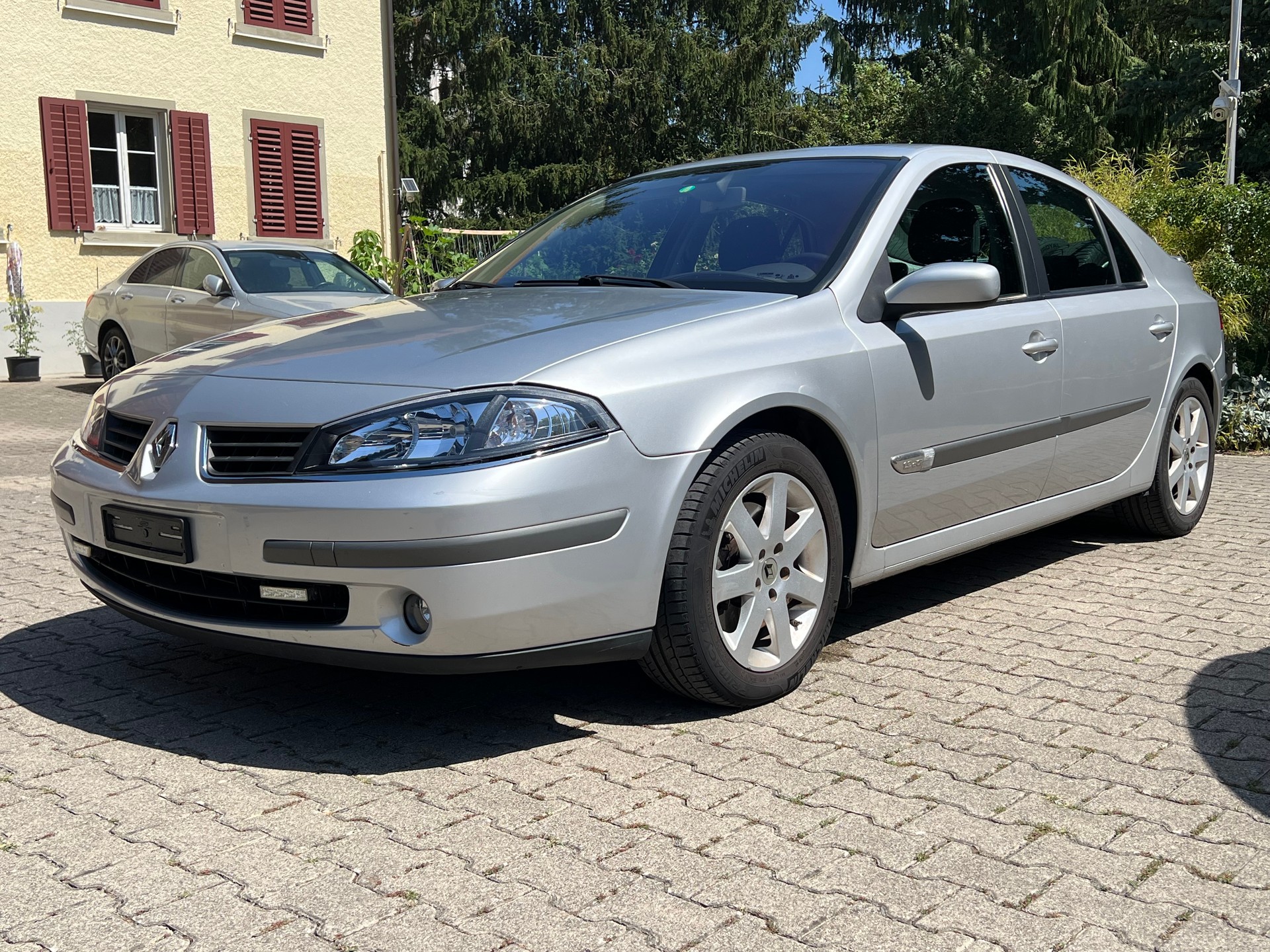 RENAULT Laguna 1.9 dCi Expression-image-0