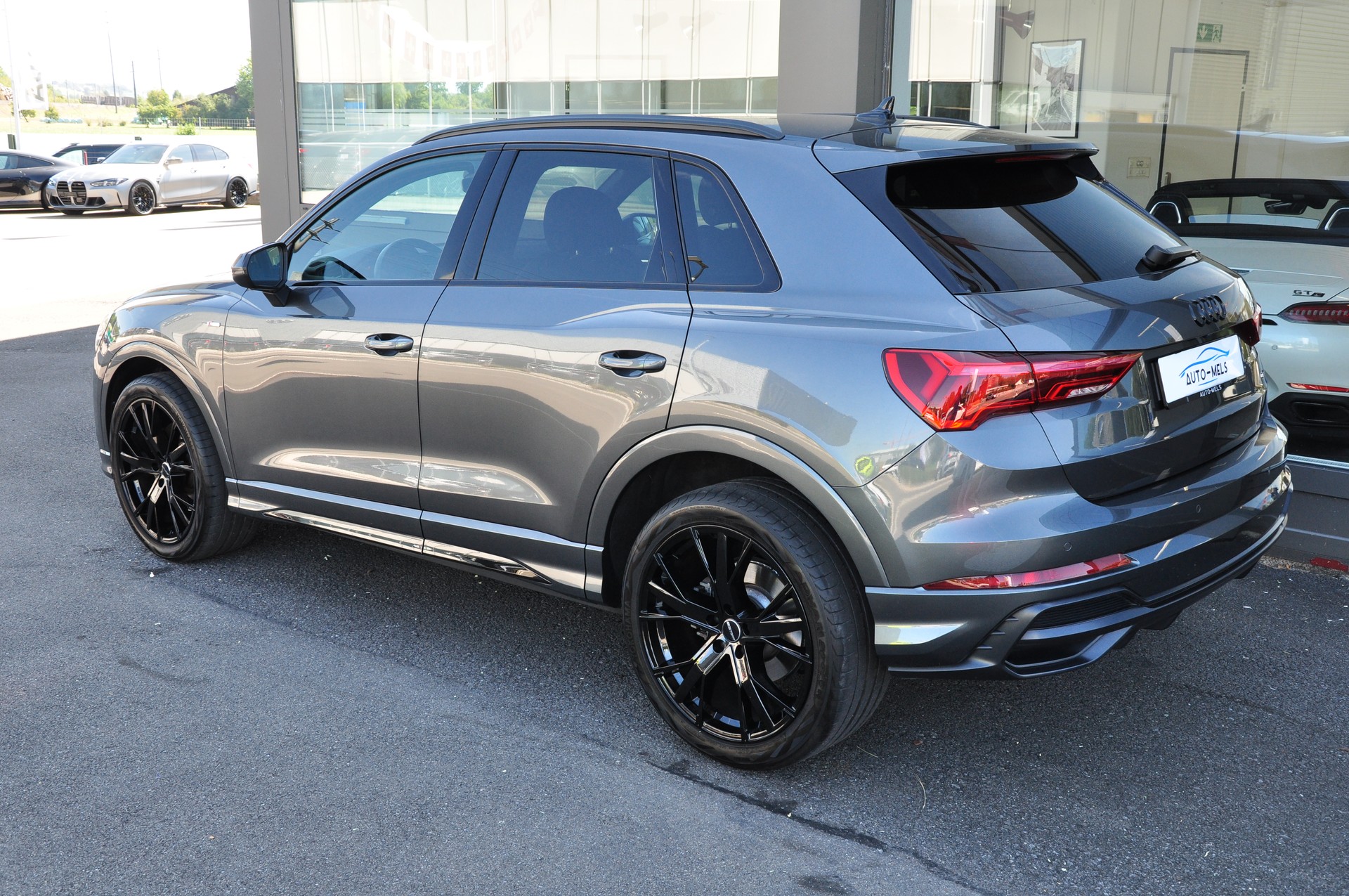 AUDI Q3 45 TFSI S line quattro S-tronic-image-8
