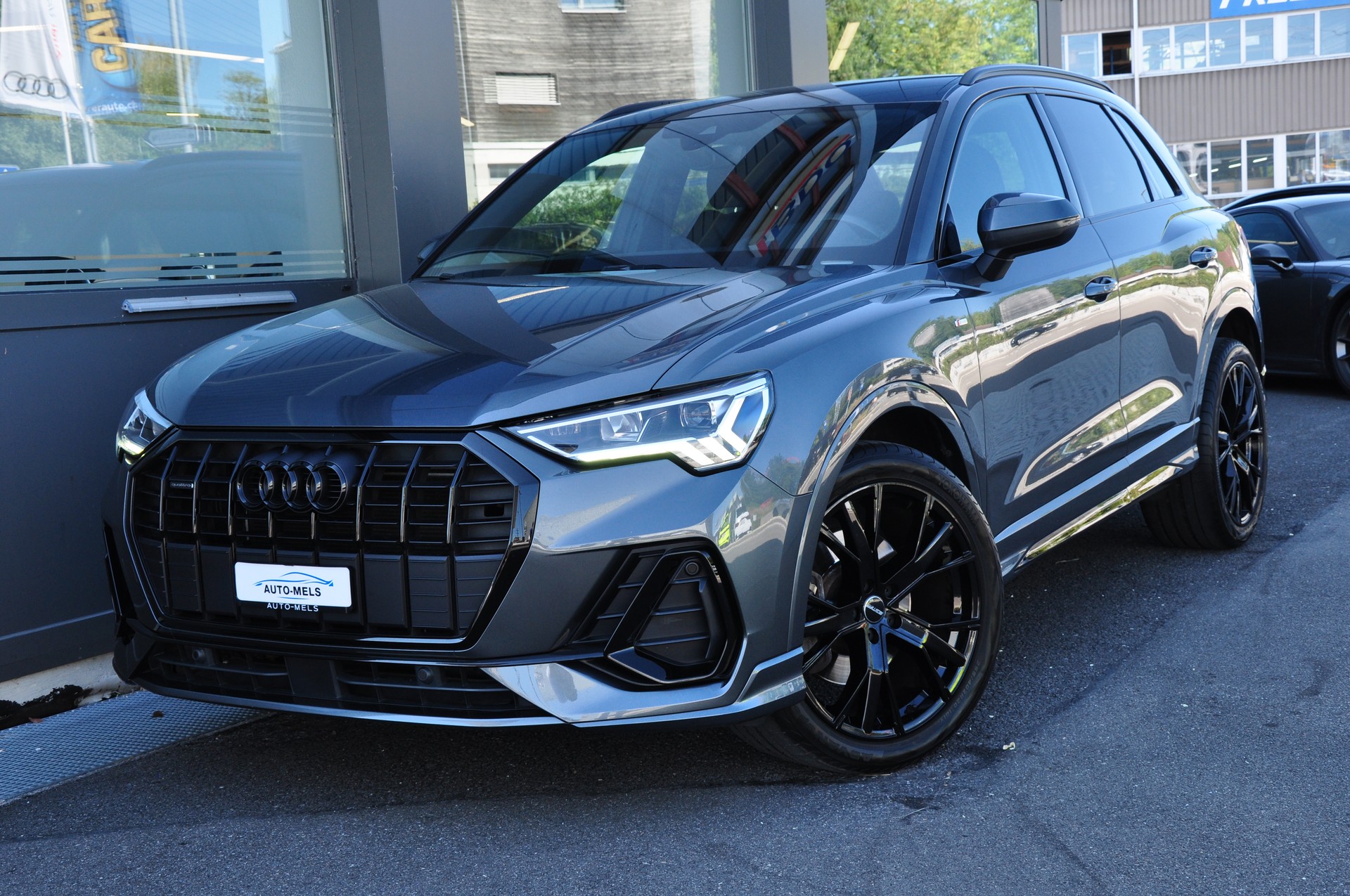 AUDI Q3 45 TFSI S line quattro S-tronic-image-4