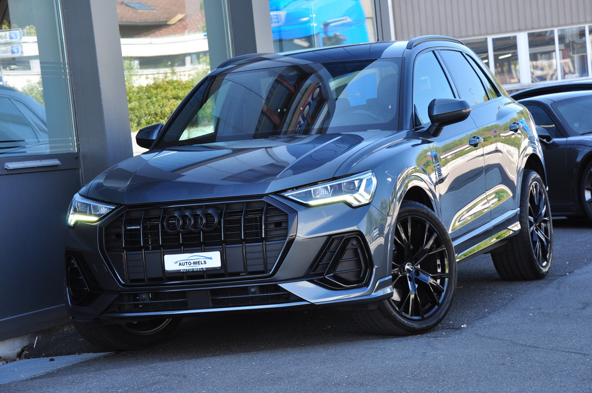 AUDI Q3 45 TFSI S line quattro S-tronic-image-3