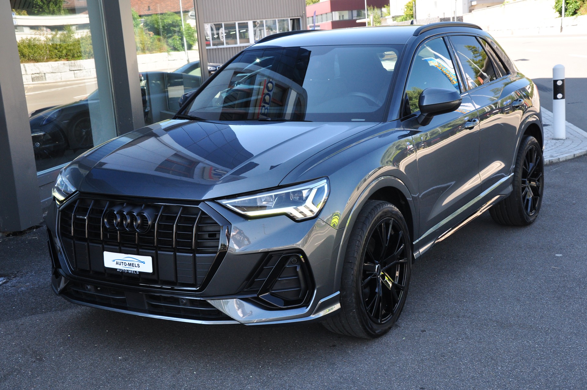 AUDI Q3 45 TFSI S line quattro S-tronic-image-12