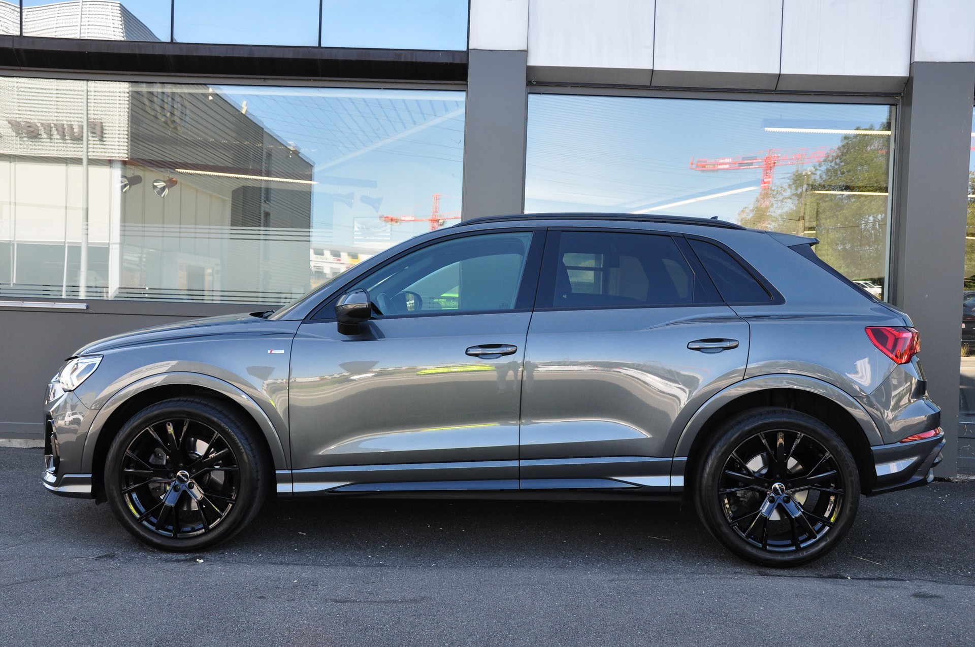 AUDI Q3 45 TFSI S line quattro S-tronic-image-5