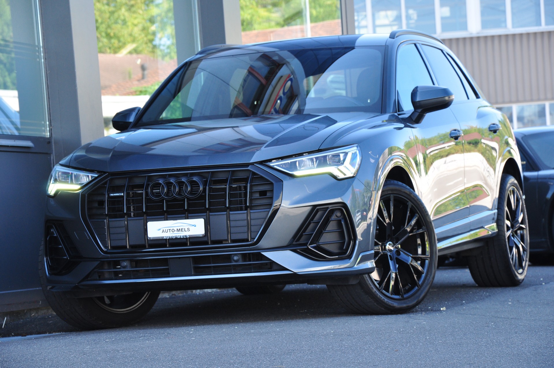AUDI Q3 45 TFSI S line quattro S-tronic-image-2