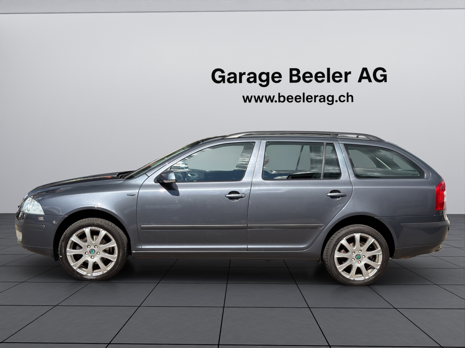 SKODA Octavia Combi 2.0 TDI 140 DPF L & K 4x4-image-7
