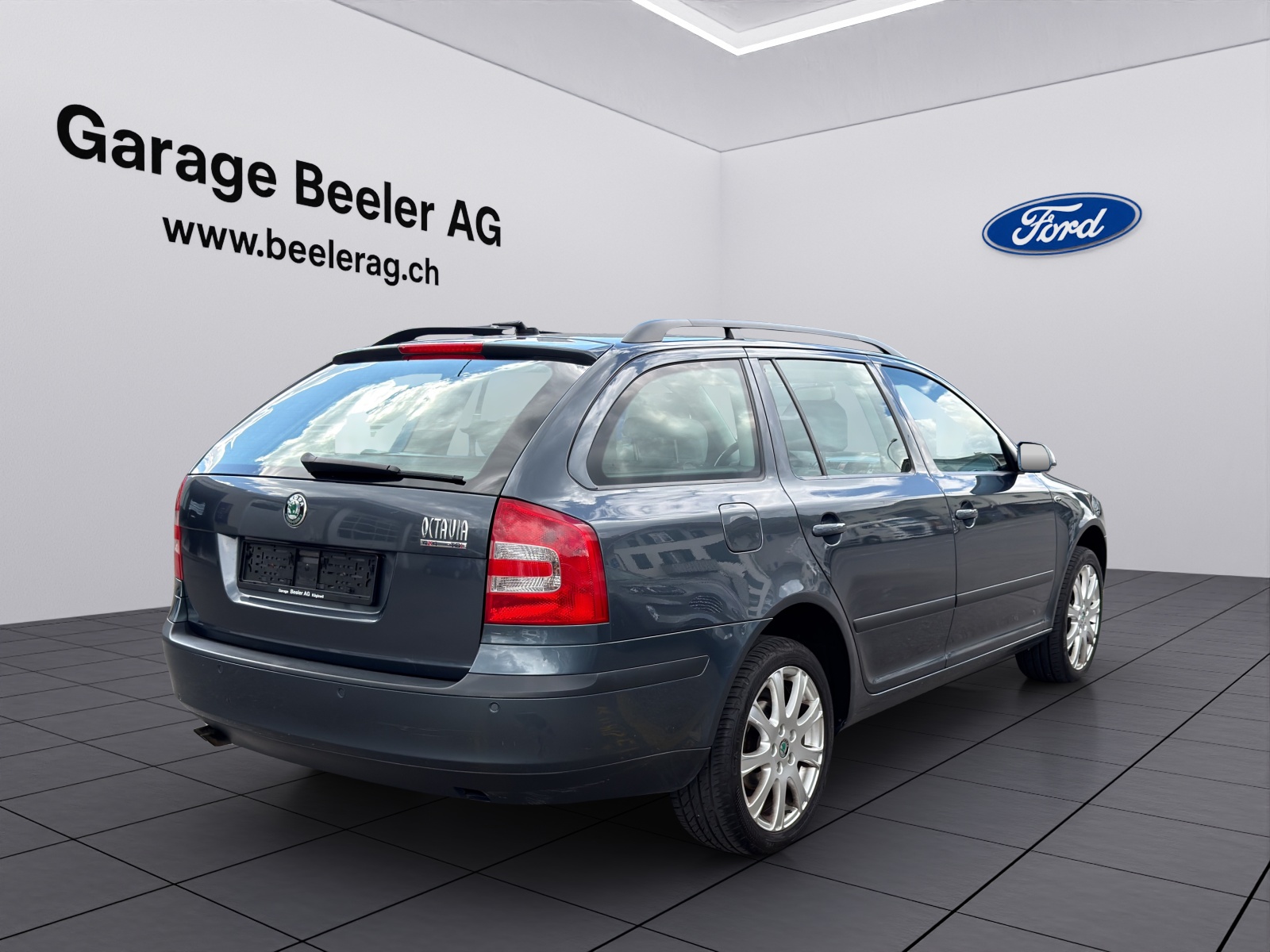 SKODA Octavia Combi 2.0 TDI 140 DPF L & K 4x4-image-4