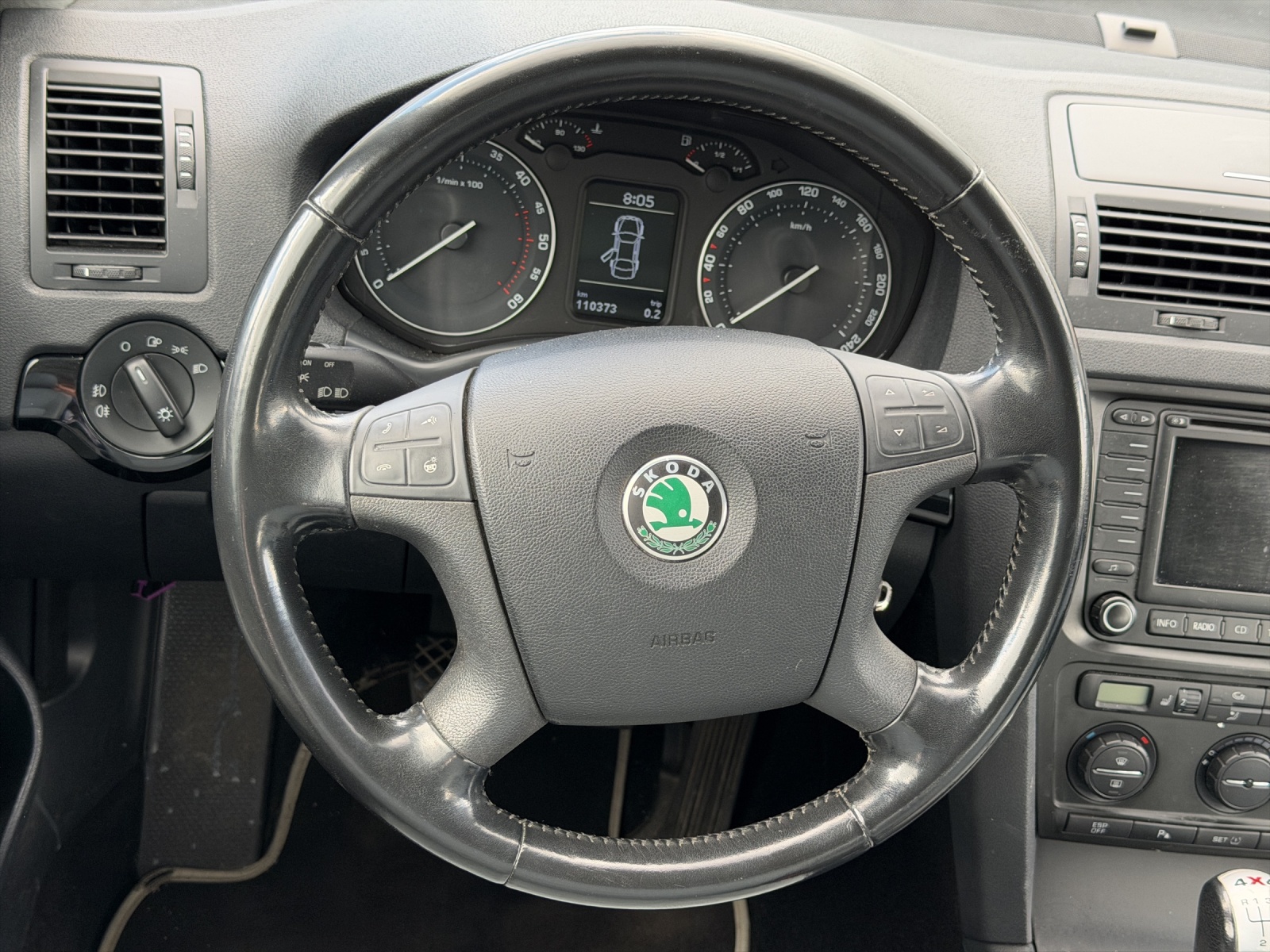 SKODA Octavia Combi 2.0 TDI 140 DPF L & K 4x4-image-10