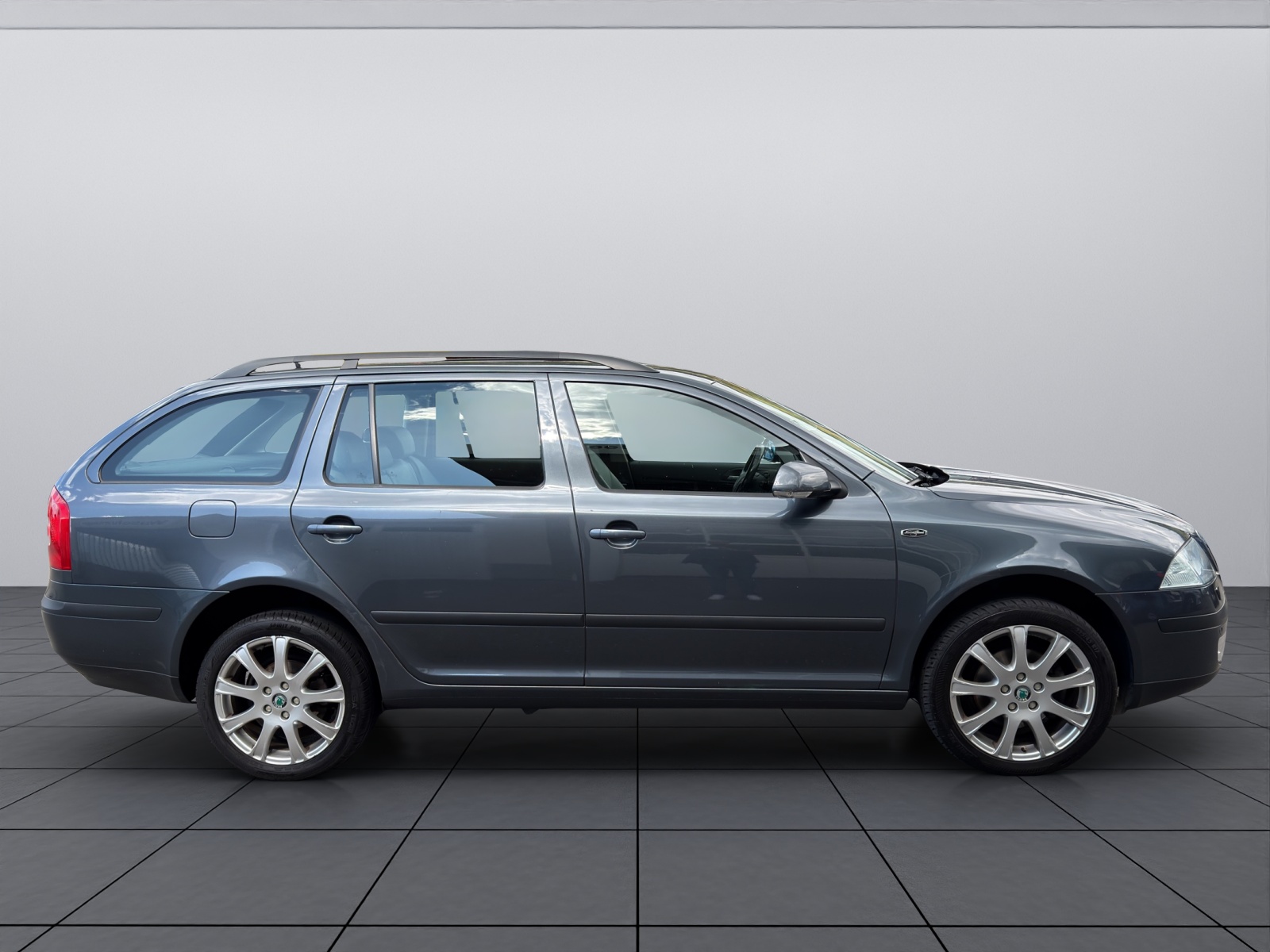 SKODA Octavia Combi 2.0 TDI 140 DPF L & K 4x4-showroom-element-3