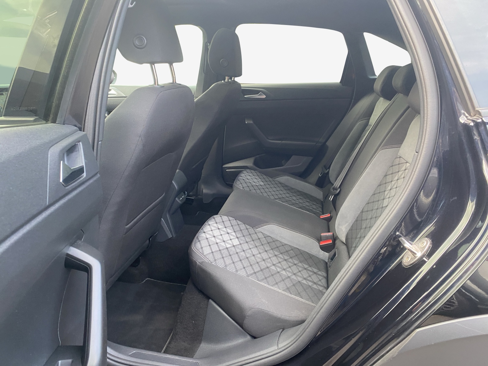 VW Taigo 1.5 TSI R-Line DSG-image-11