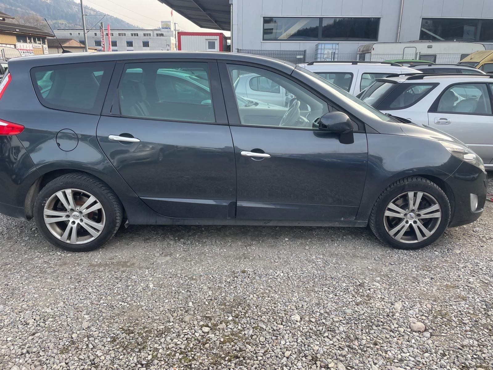 RENAULT Grand Scénic 2.0 dCi Dynamique-image-4