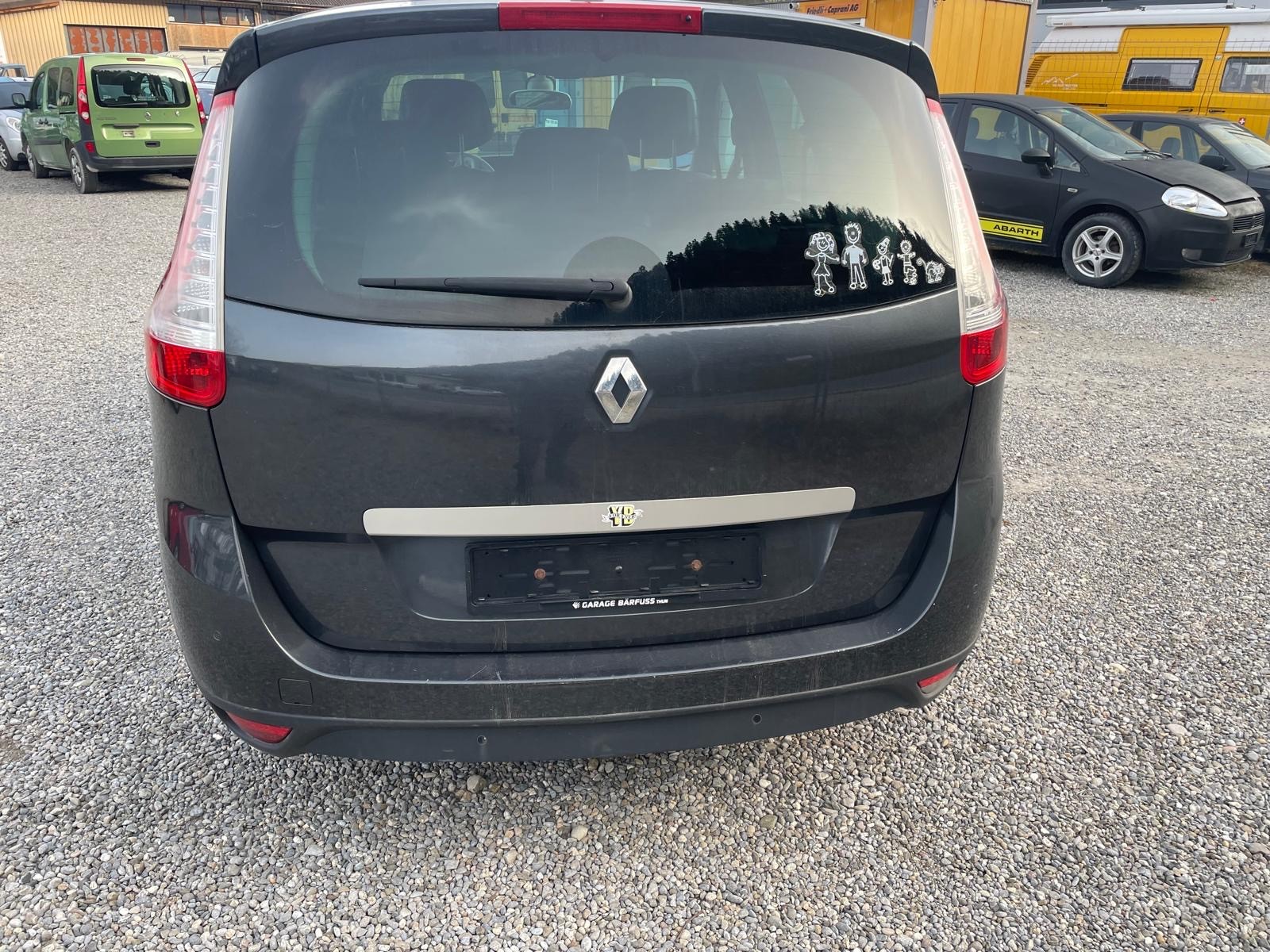 RENAULT Grand Scénic 2.0 dCi Dynamique-image-3