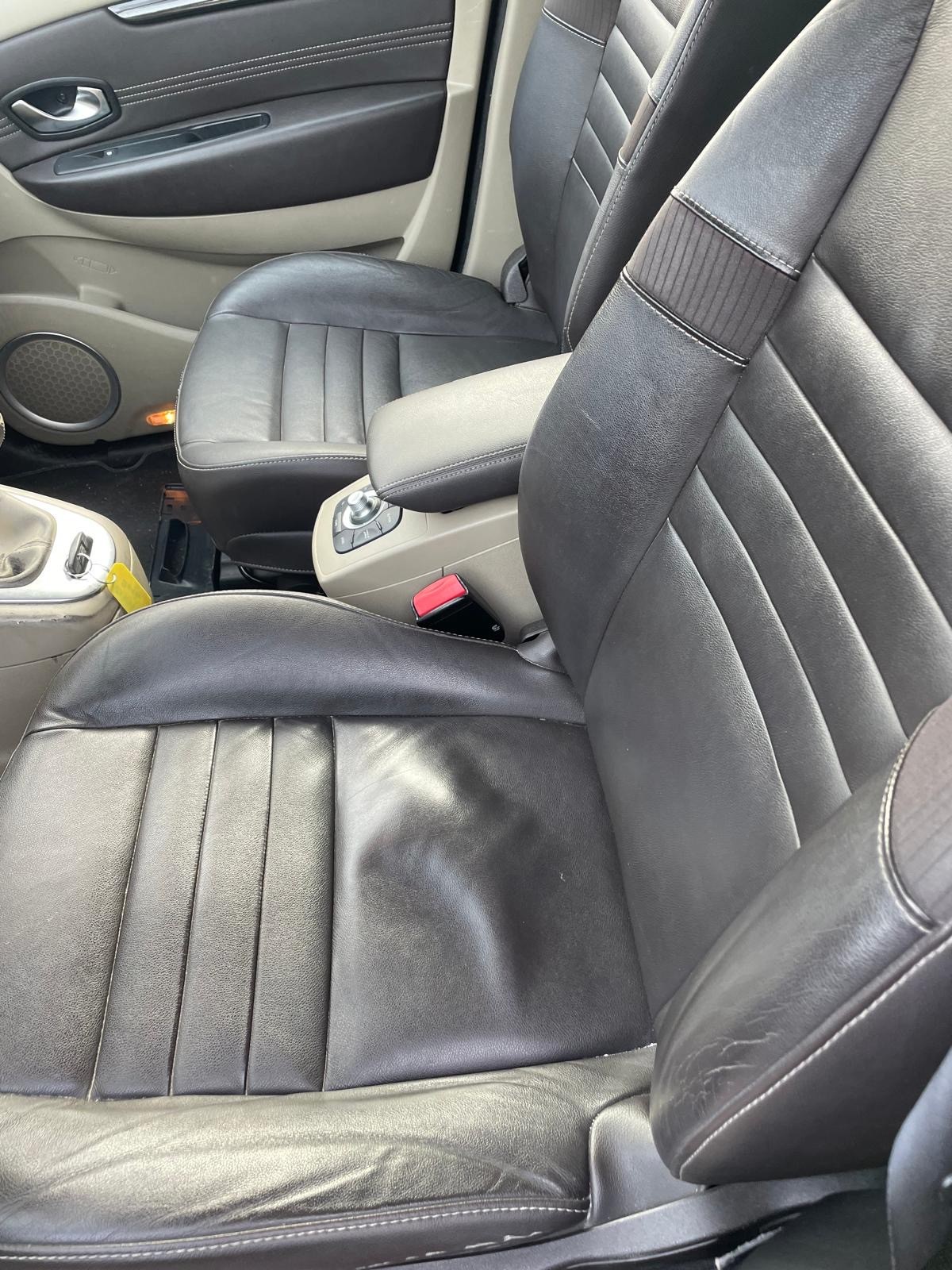 RENAULT Grand Scénic 2.0 dCi Dynamique-image-8