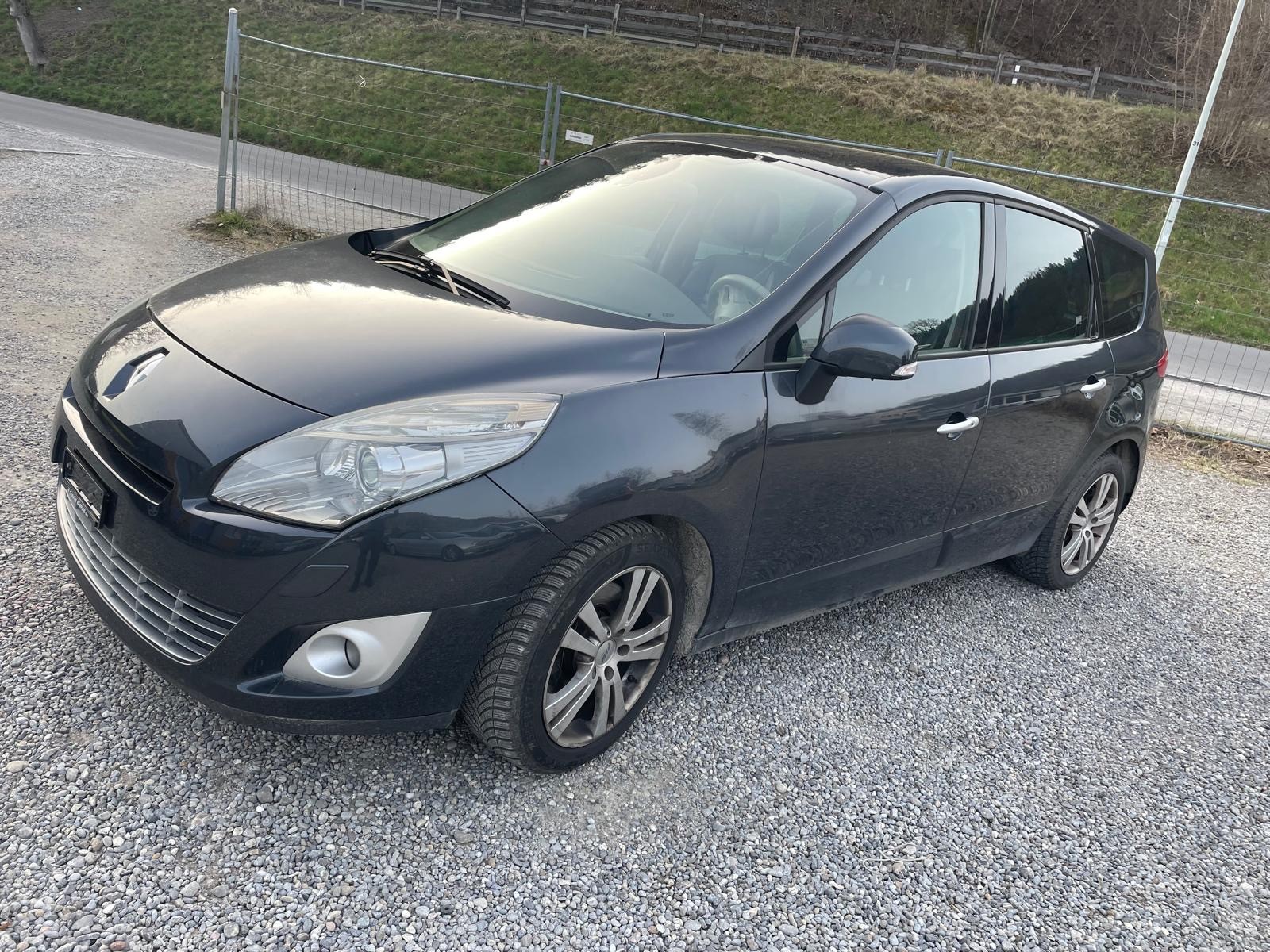 RENAULT Grand Scénic 2.0 dCi Dynamique-image-5