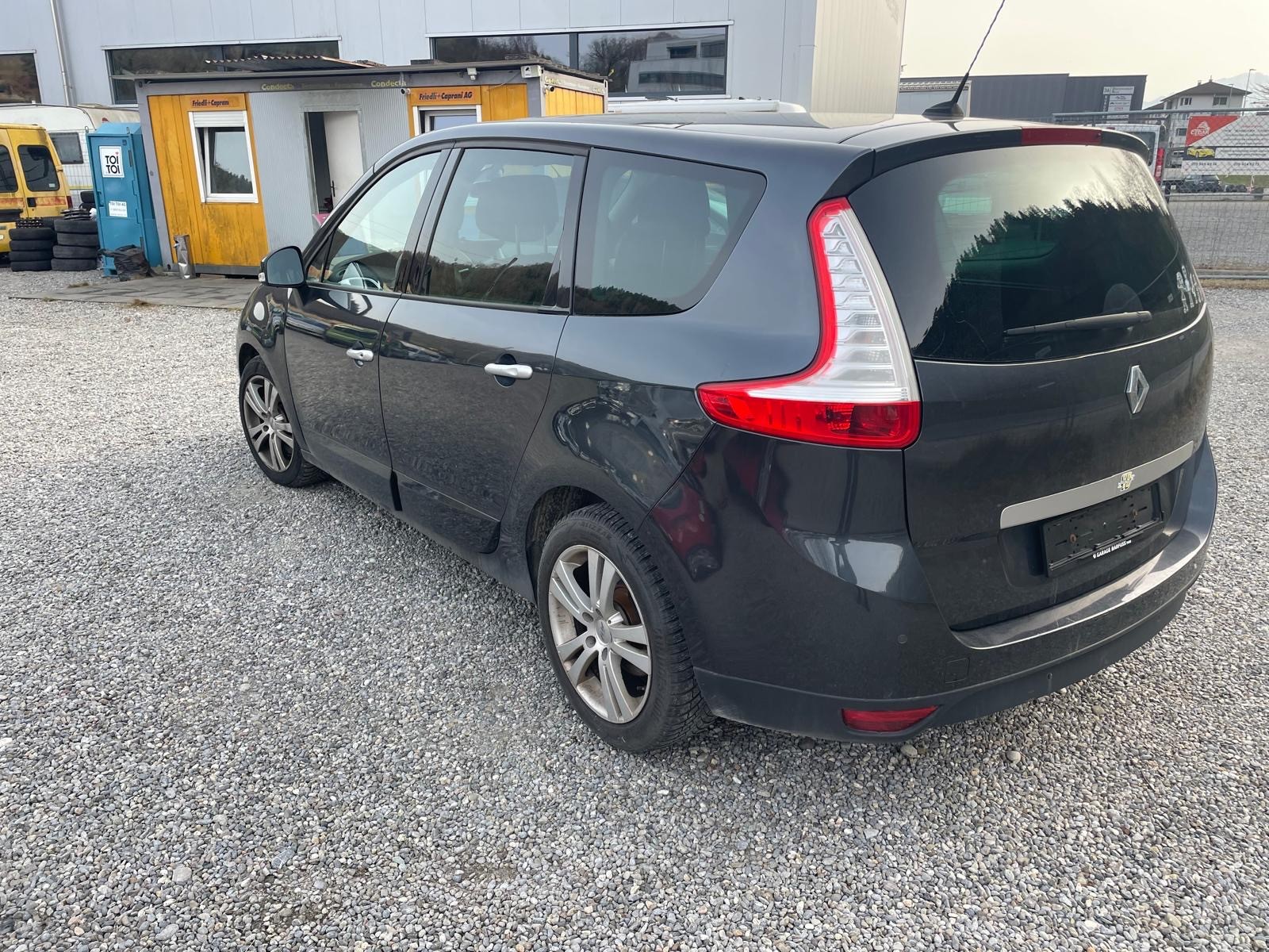 RENAULT Grand Scénic 2.0 dCi Dynamique-image-1