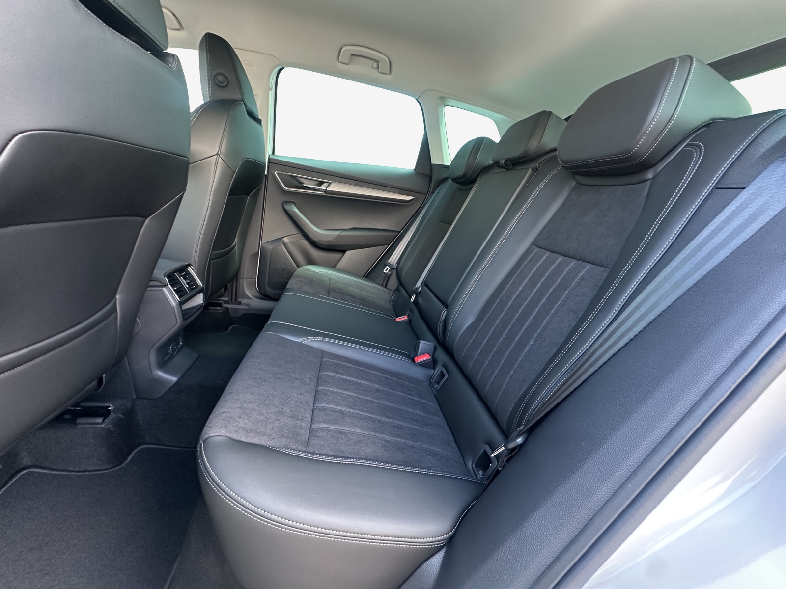 SKODA Karoq 1.5 TSI Dynamic DSG-image-11