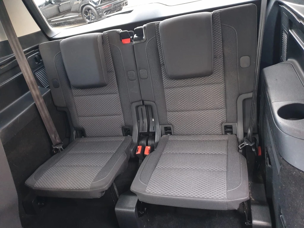 VW Touran 1.6 TDI BlueMotion Technology Sound DSG ** 7-Plätzer ** Gr-Navi ** RF-Kamera ** ACC ** Sitzheizung ** Frisch Ab MFK **-image-11
