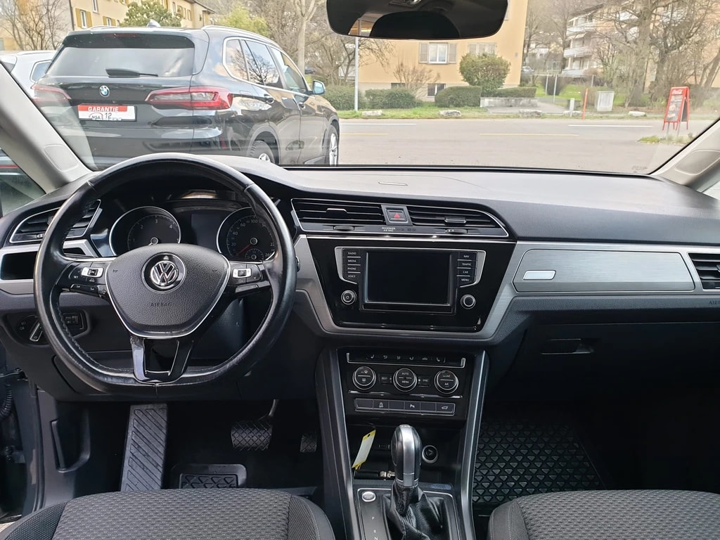 VW Touran 1.6 TDI BlueMotion Technology Sound DSG ** 7-Plätzer ** Gr-Navi ** RF-Kamera ** ACC ** Sitzheizung ** Frisch Ab MFK **-image-9