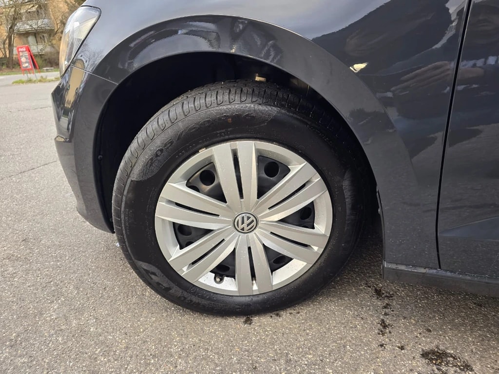 VW Touran 1.6 TDI BlueMotion Technology Sound DSG ** 7-Plätzer ** Gr-Navi ** RF-Kamera ** ACC ** Sitzheizung ** Frisch Ab MFK **-image-13