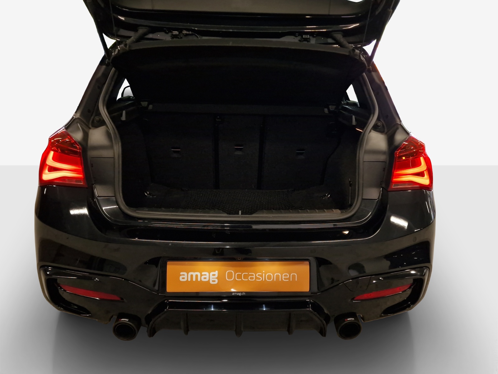 BMW M140i xDrive Steptronic-image-12