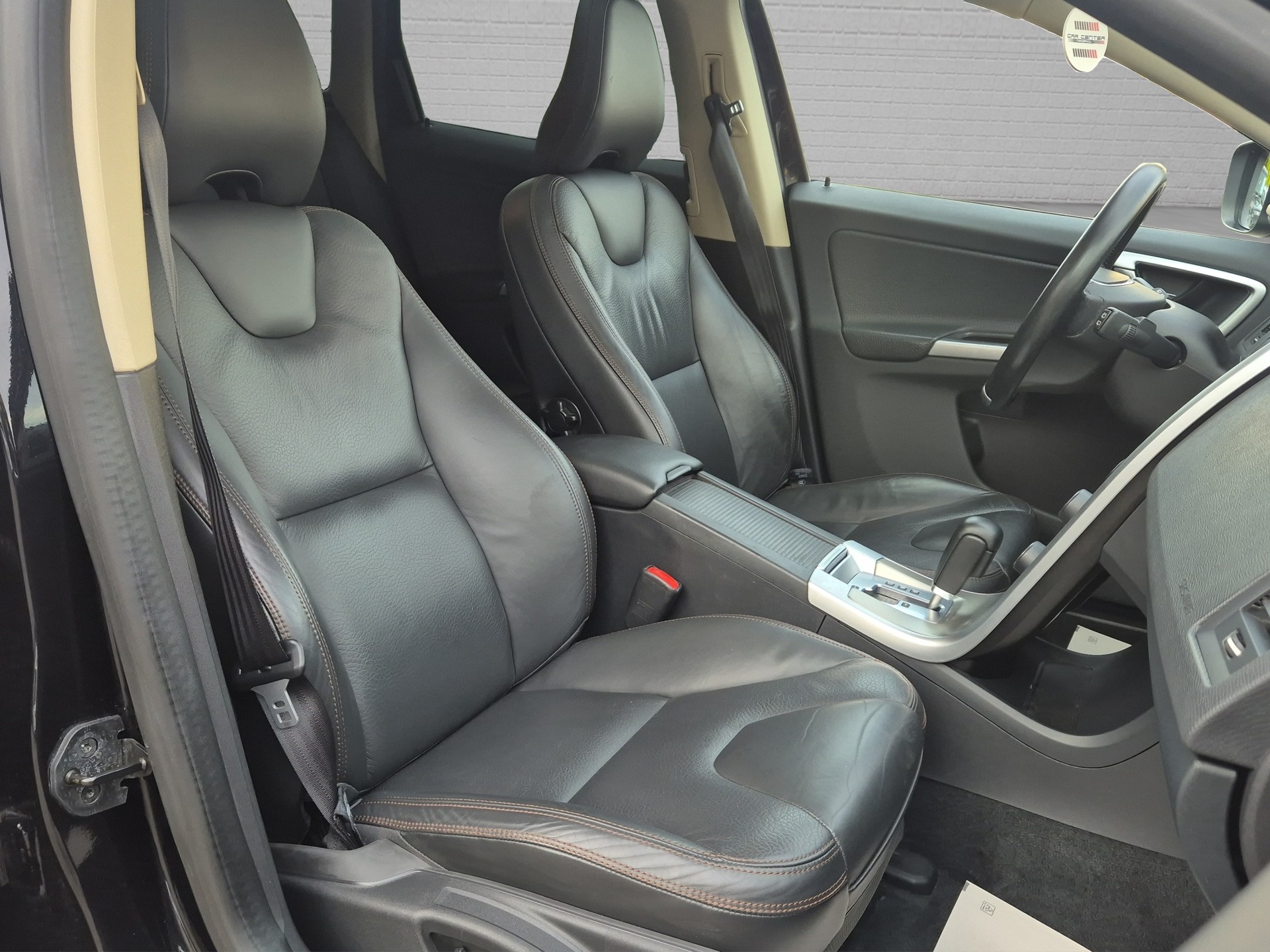 VOLVO XC60 T6 AWD Summum Geartronic-image-19