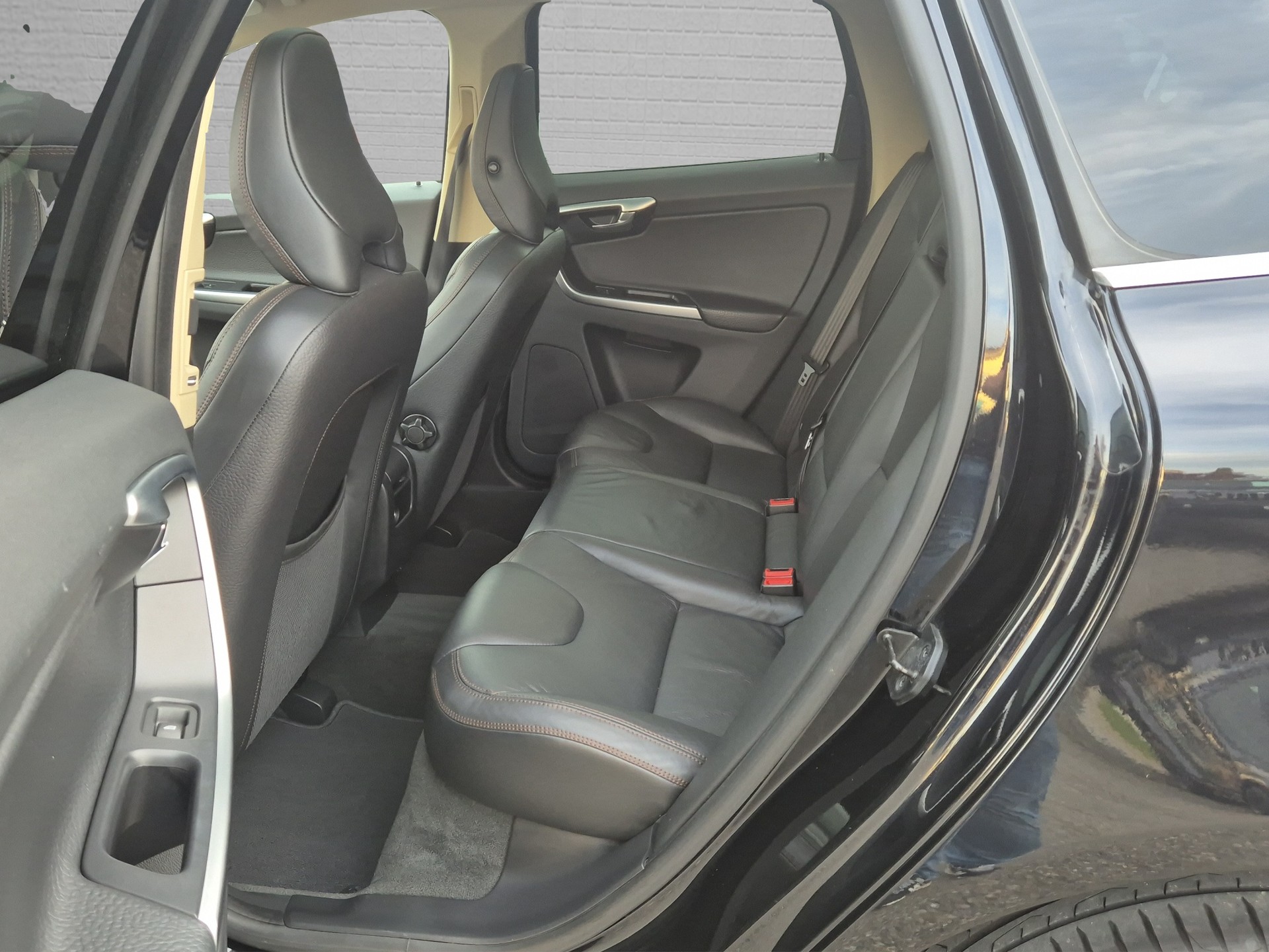 VOLVO XC60 T6 AWD Summum Geartronic-image-29