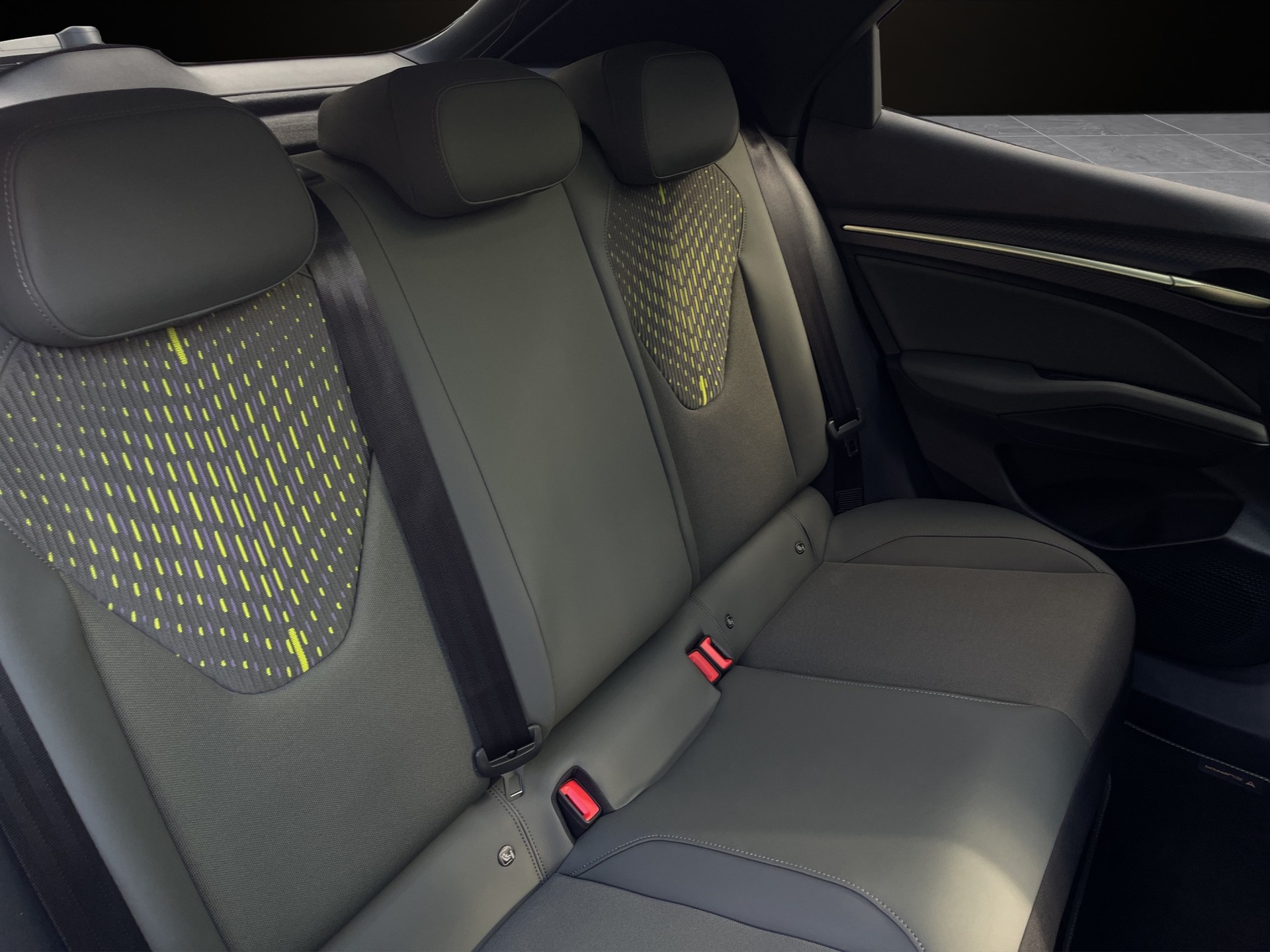 CUPRA Raval 52 kWh VZ Extreme Launch Edition-image-17