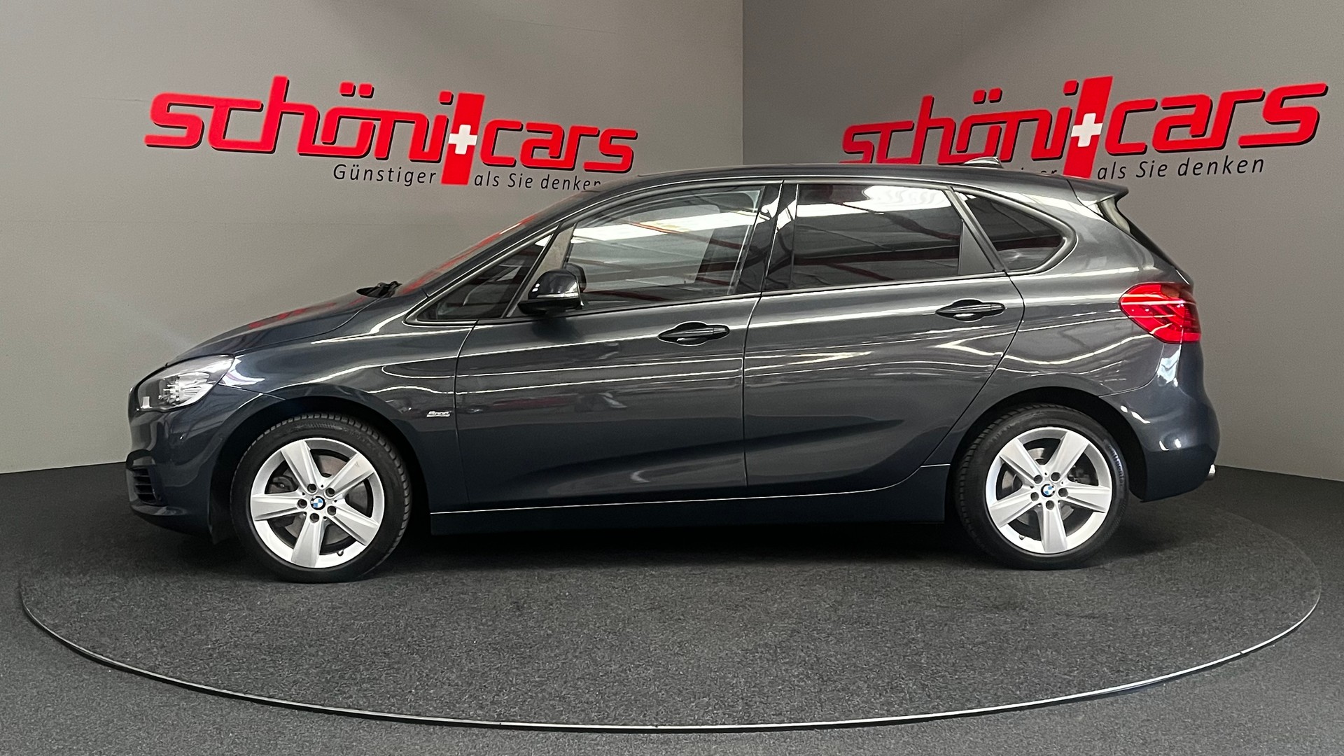 BMW 225i Active Tourer Sport Line Steptronic-image-2