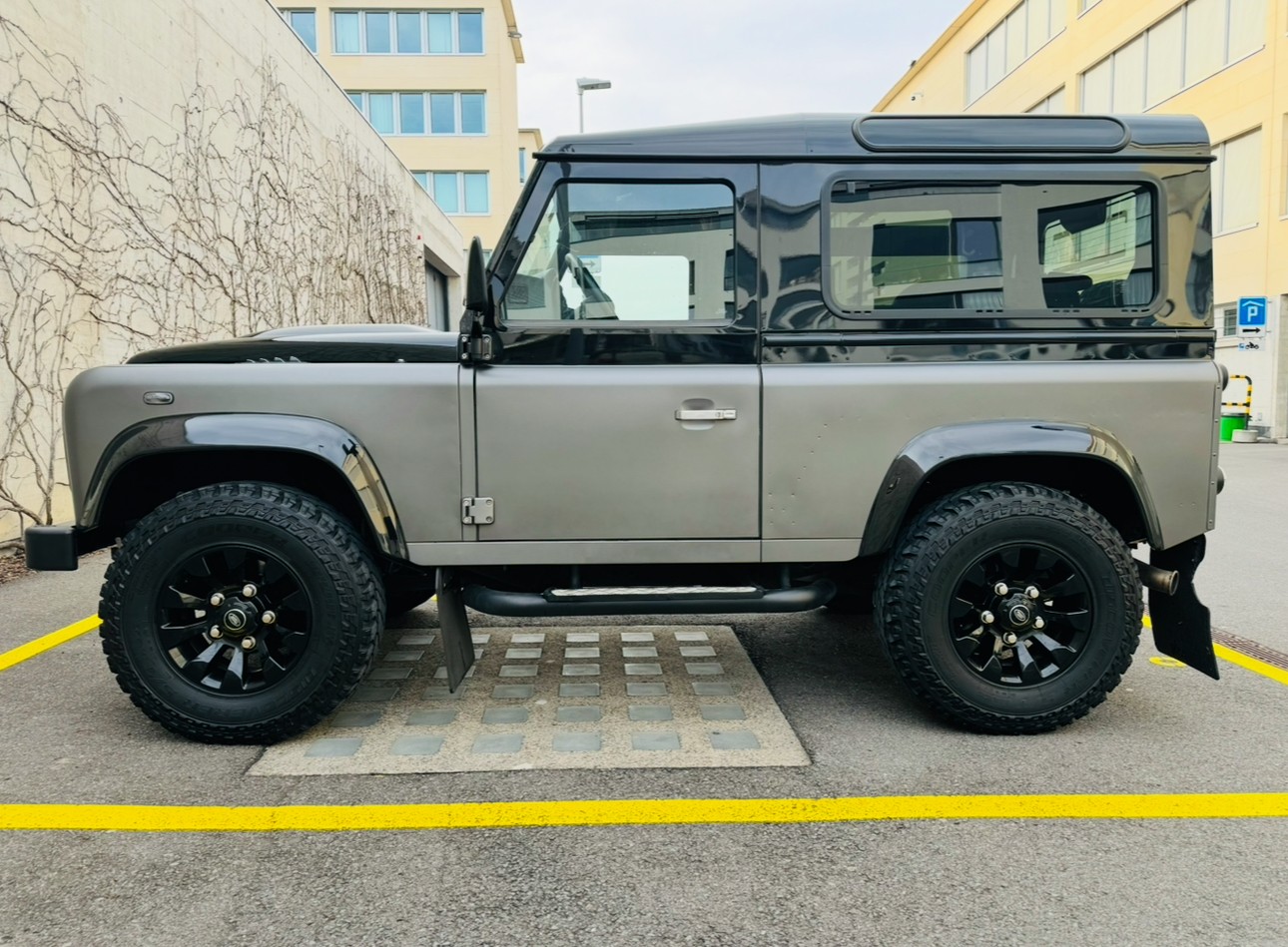 LAND ROVER 2.2 TD4 SW Autobiography-image-0