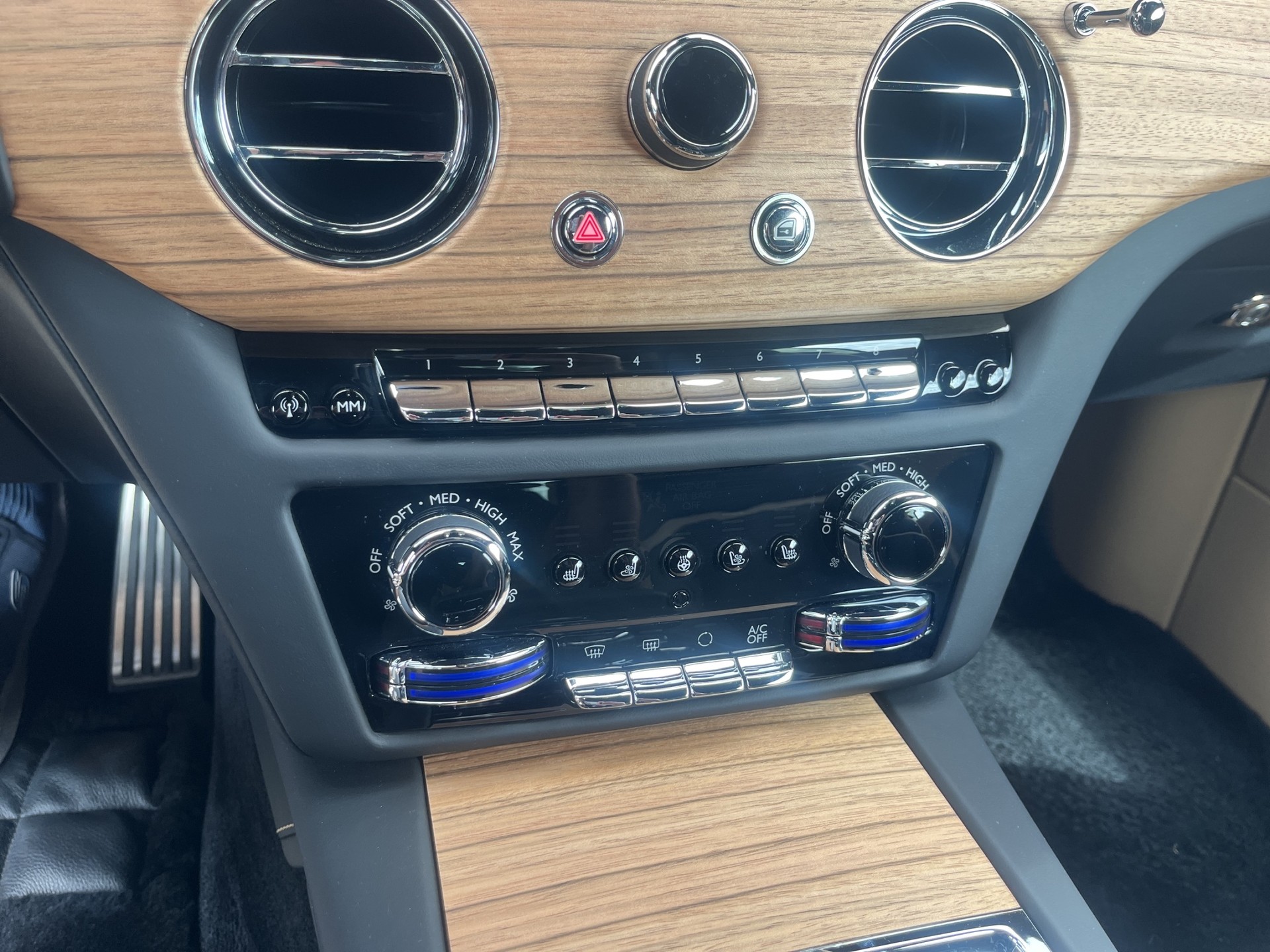 ROLLS-ROYCE Spectre 102kWh, *CH Auslieferung, sofort Verfügbar*-image-13