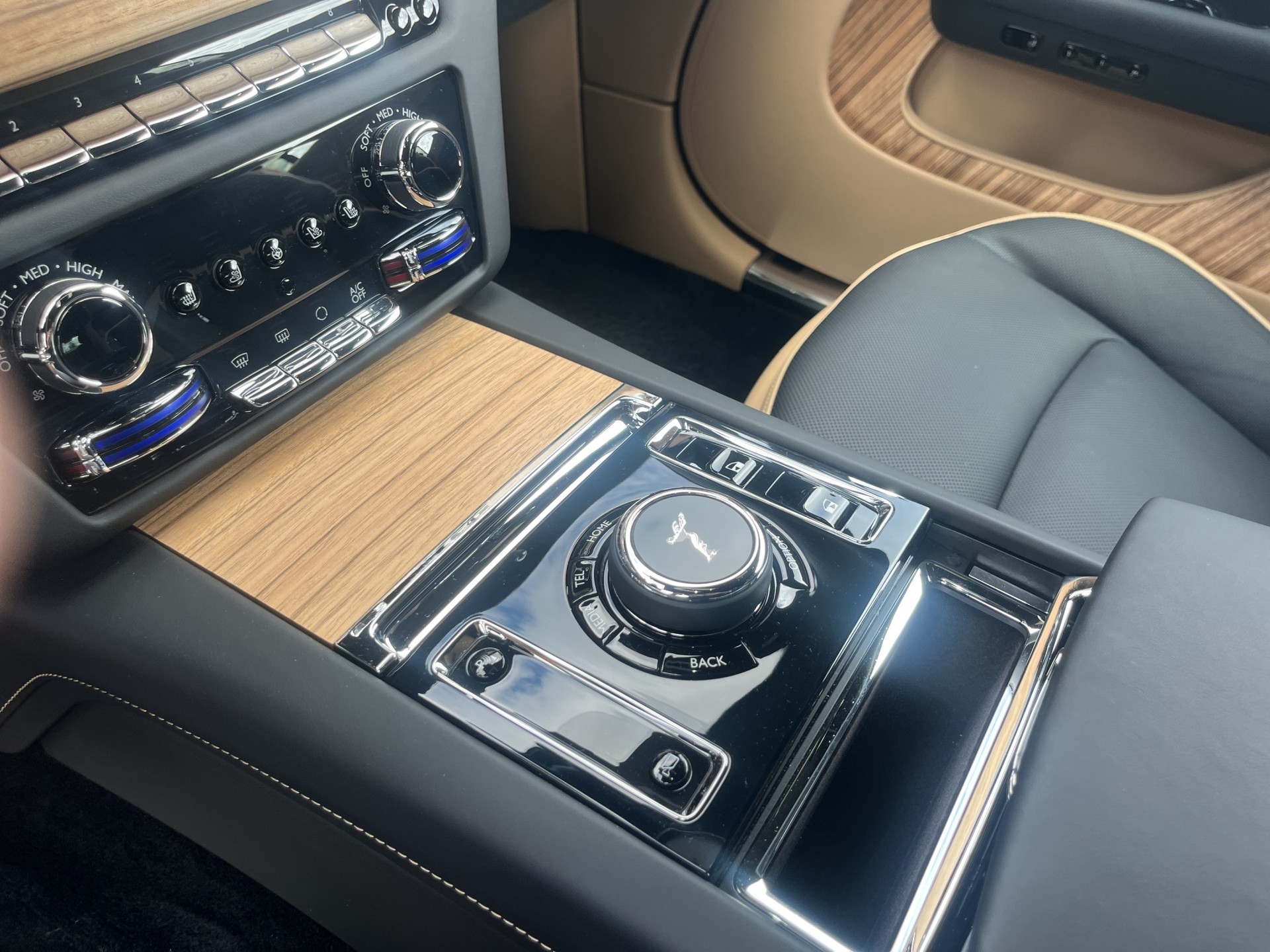 ROLLS-ROYCE Spectre 102kWh, *CH Auslieferung, sofort Verfügbar*-image-14