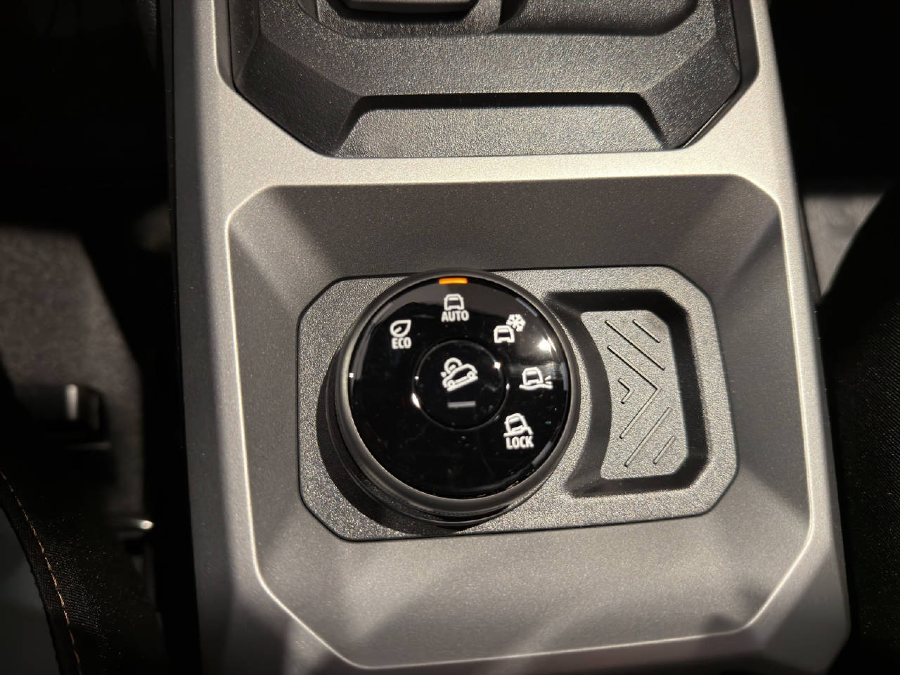 DACIA Duster 1.2 Hybrid Extreme 4WD-image-15