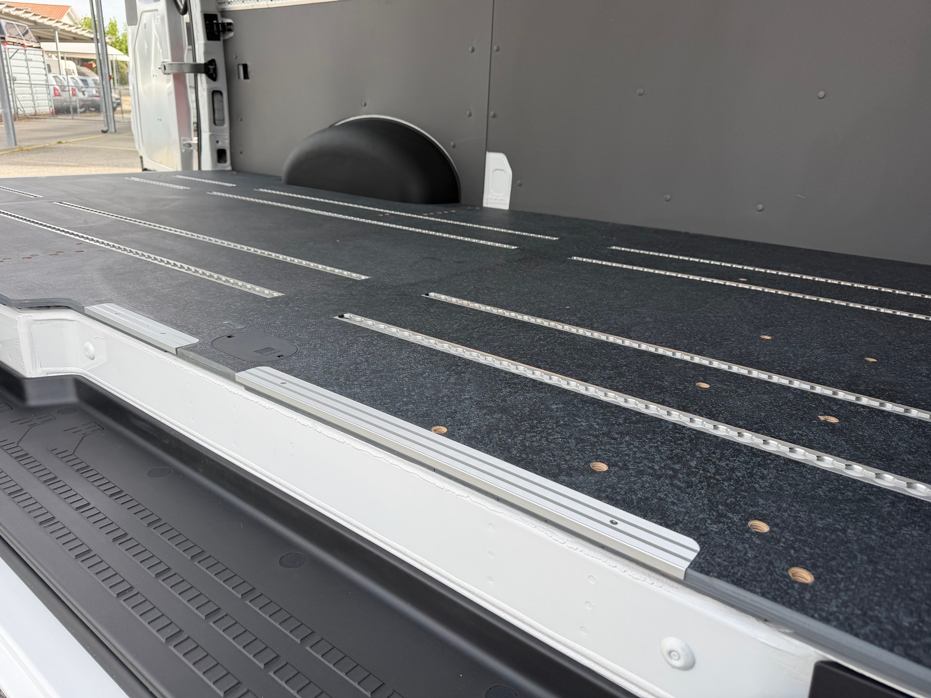 MAN 3.180. ALLRAD 4X4. AUTOMAT. MIT AHK 3`500 KG ZUGLAST. MIT HOCHDACH. CH WAGEN. WIE NEU. LEASING AB 690.--image-29