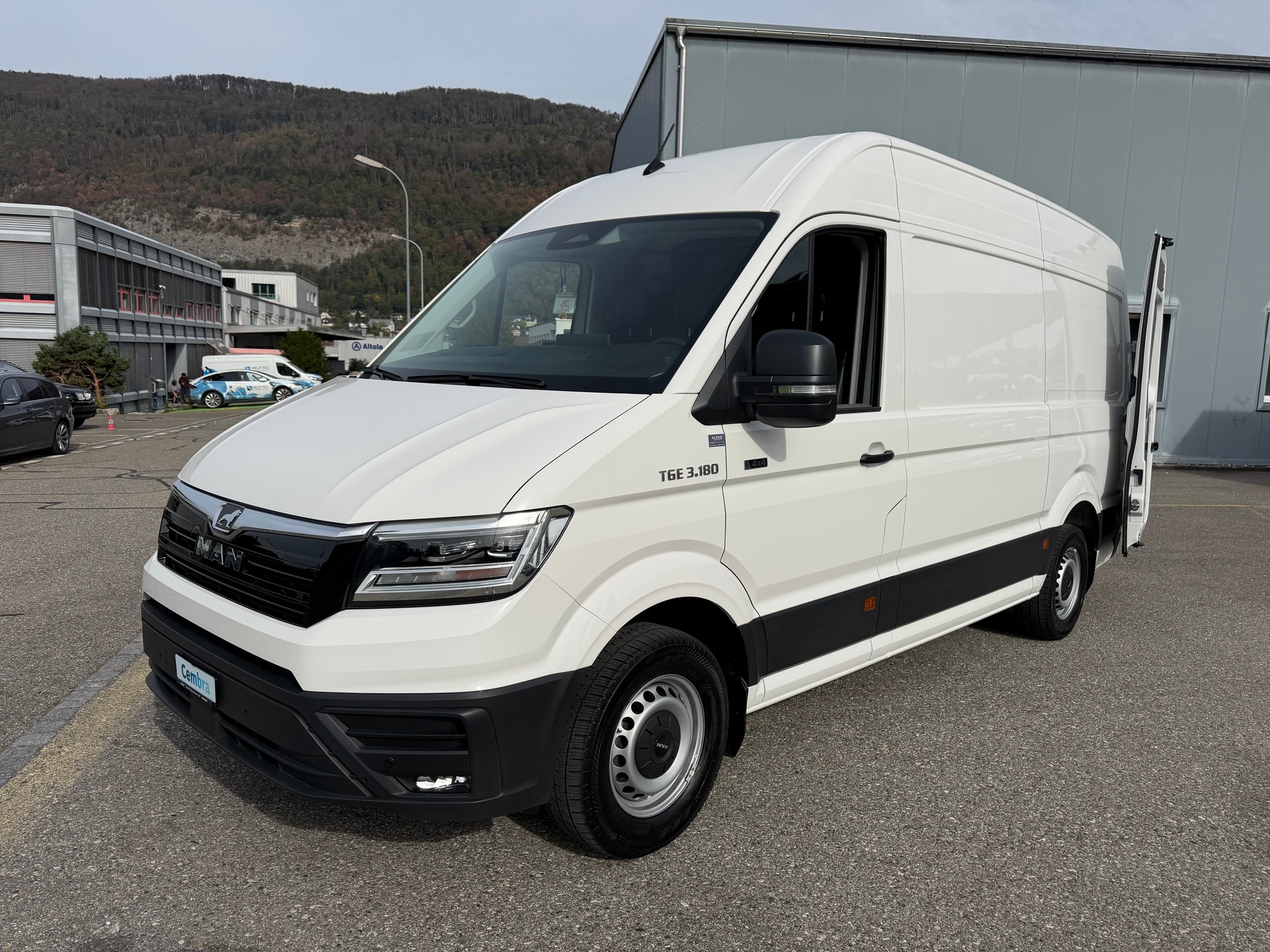 MAN 3.180. ALLRAD 4X4. AUTOMAT. MIT AHK 3`500 KG ZUGLAST. MIT HOCHDACH. CH WAGEN. WIE NEU. LEASING AB 690.--image-24