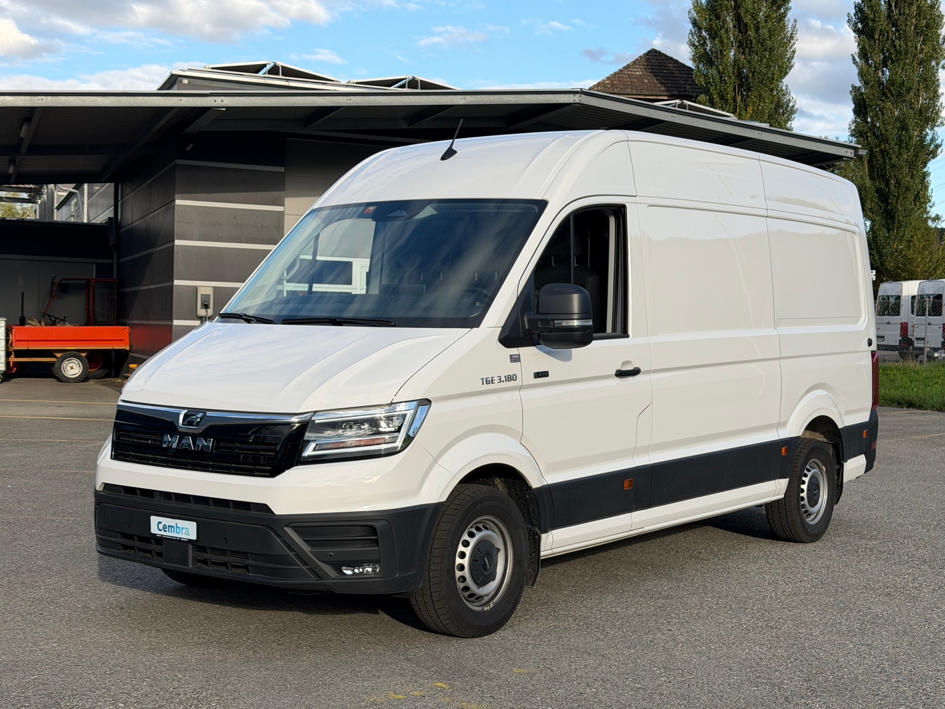 MAN 3.180. ALLRAD 4X4. AUTOMAT. MIT AHK 3`500 KG ZUGLAST. MIT HOCHDACH. CH WAGEN. WIE NEU. LEASING AB 690.-