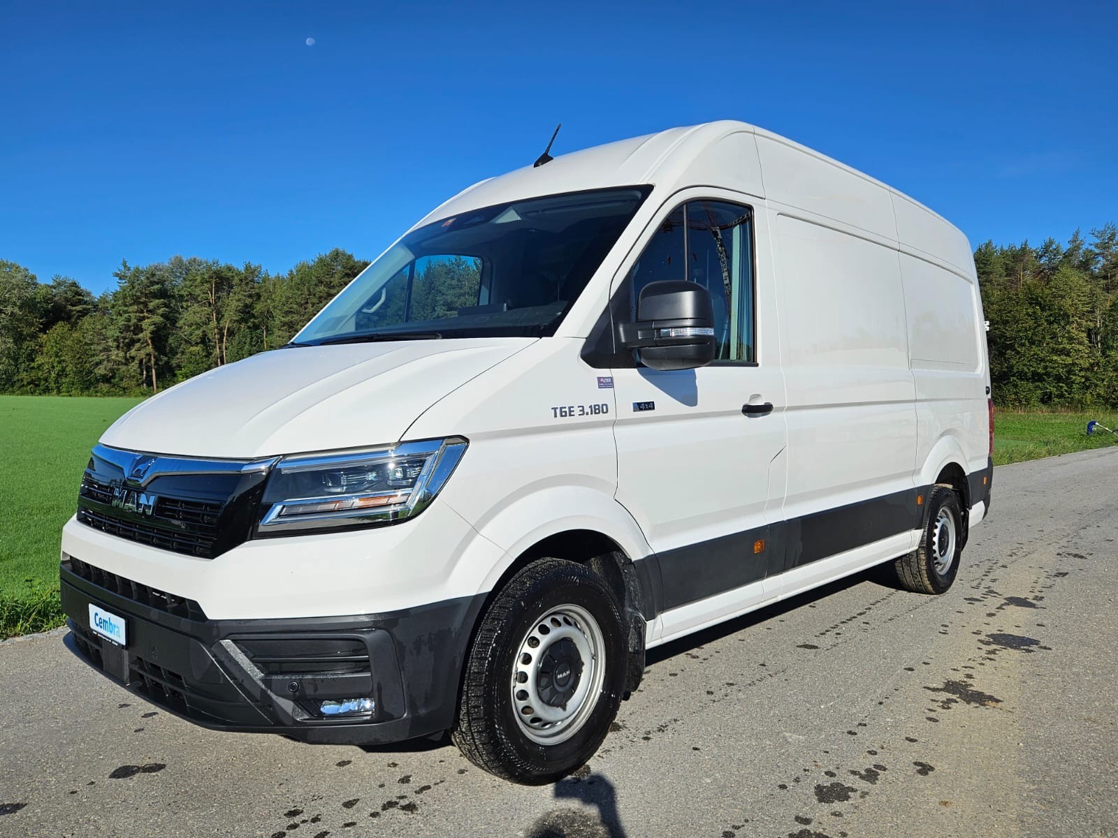 MAN 3.180. ALLRAD 4X4. AUTOMAT. MIT AHK 3`500 KG ZUGLAST. MIT HOCHDACH. CH WAGEN. WIE NEU. LEASING AB 690.-