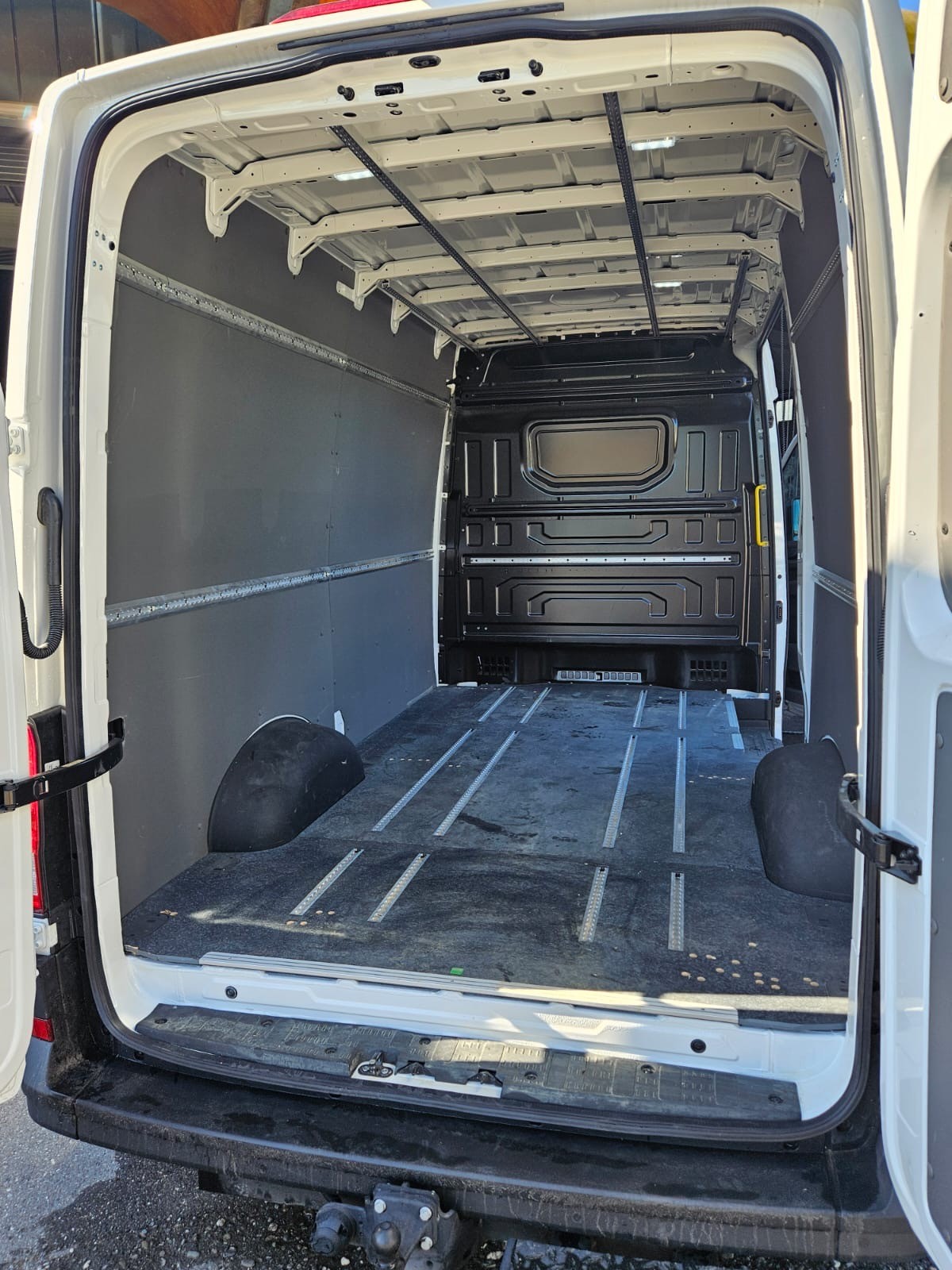MAN 3.180. ALLRAD 4X4. AUTOMAT. MIT AHK 3`500 KG ZUGLAST. MIT HOCHDACH. CH WAGEN. WIE NEU. LEASING AB 690.--image-18