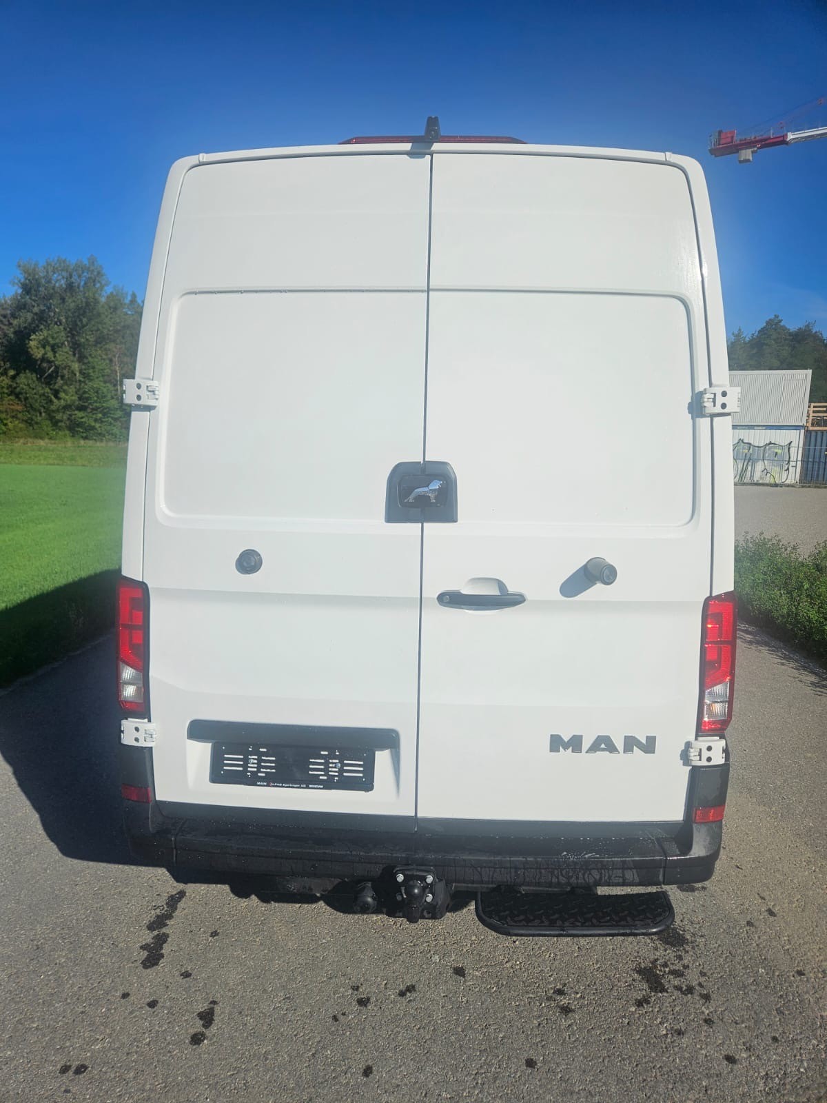 MAN 3.180. ALLRAD 4X4. AUTOMAT. MIT AHK 3`500 KG ZUGLAST. MIT HOCHDACH. CH WAGEN. WIE NEU. LEASING AB 690.--image-19