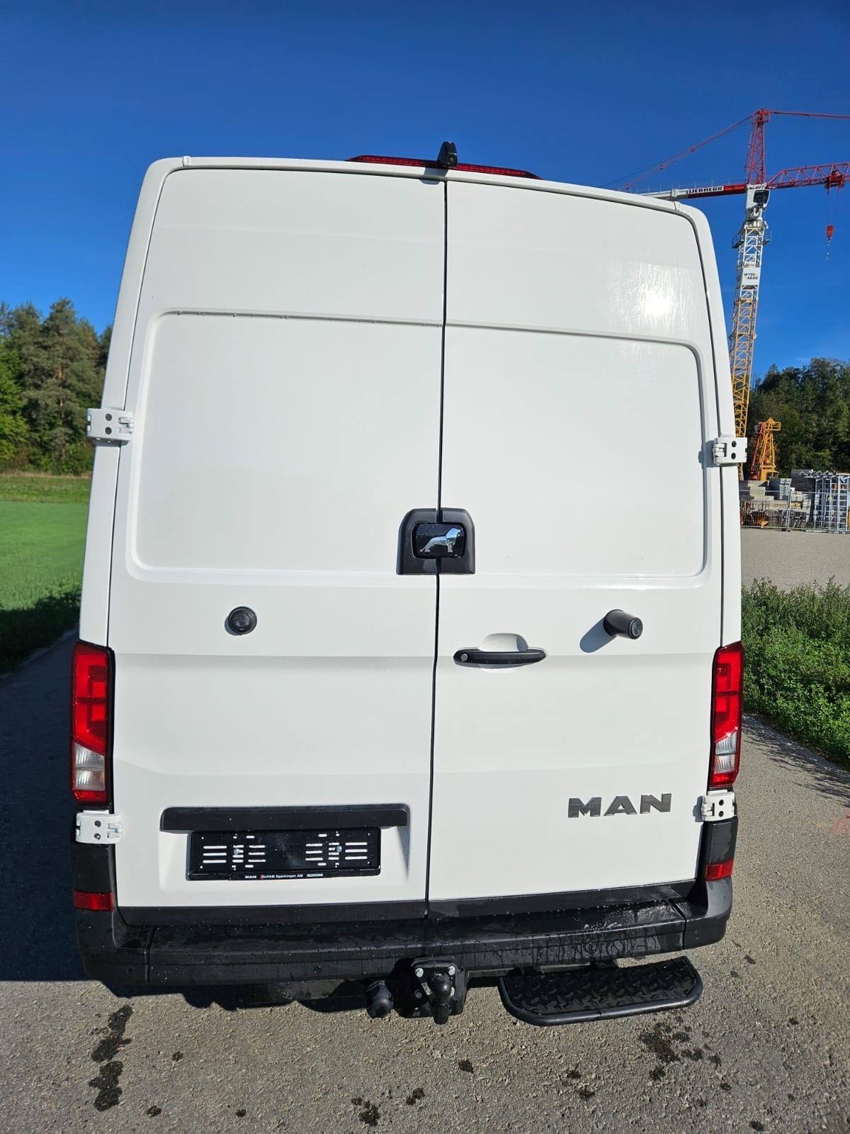 MAN 3.180. ALLRAD 4X4. AUTOMAT. MIT AHK 3`500 KG ZUGLAST. MIT HOCHDACH. CH WAGEN. WIE NEU. LEASING AB 690.--image-10