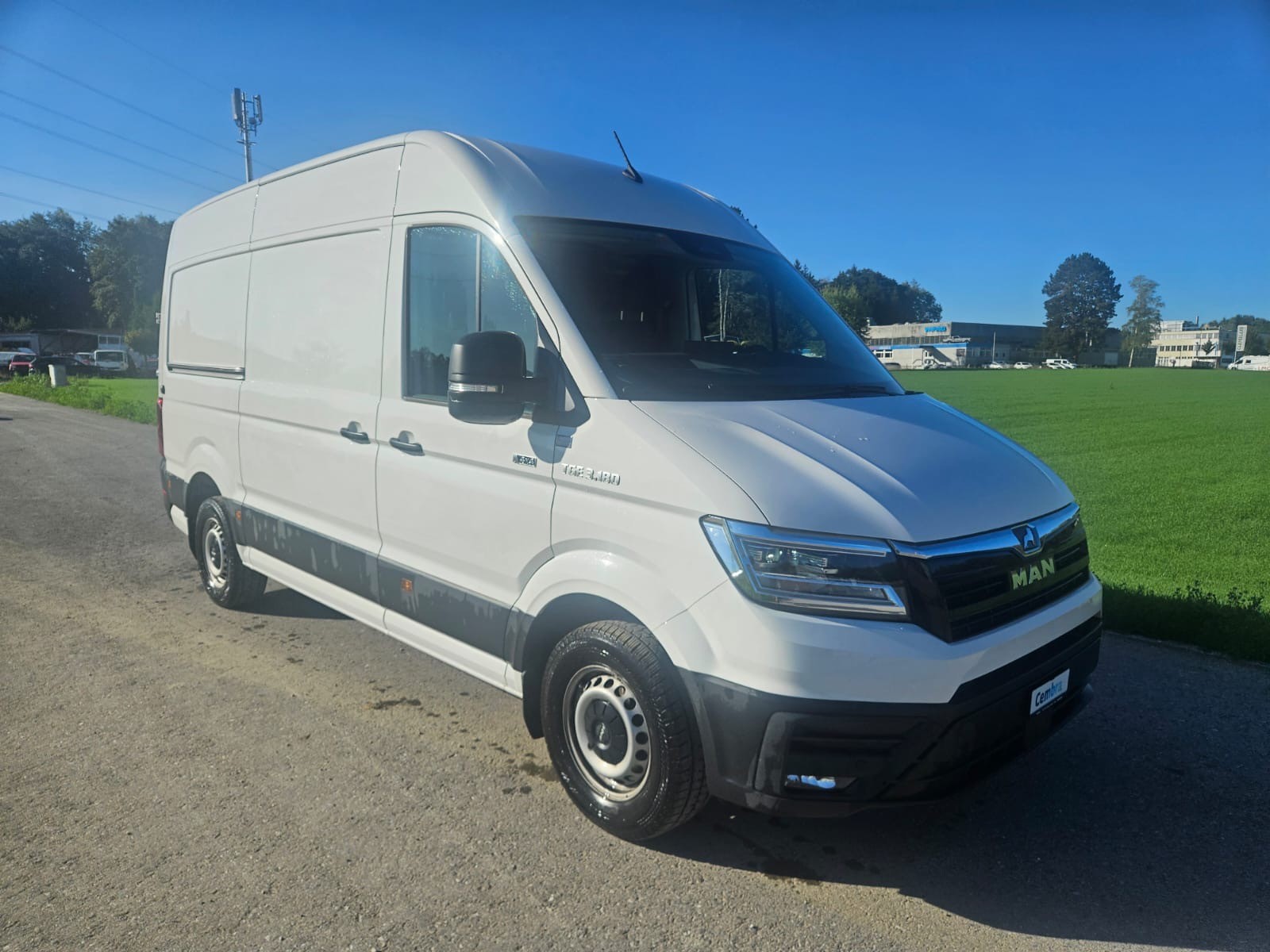 MAN 3.180. ALLRAD 4X4. AUTOMAT. MIT AHK 3`500 KG ZUGLAST. MIT HOCHDACH. CH WAGEN. WIE NEU. LEASING AB 690.--image-5