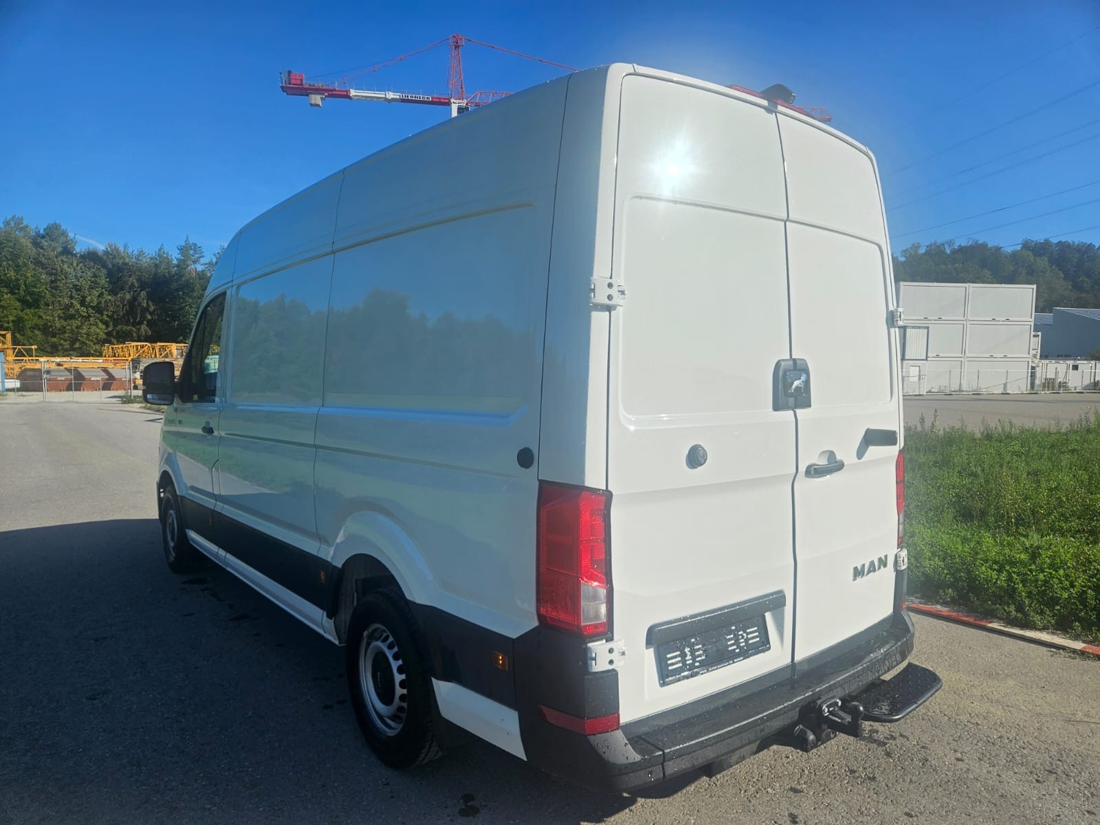 MAN 3.180. ALLRAD 4X4. AUTOMAT. MIT AHK 3`500 KG ZUGLAST. MIT HOCHDACH. CH WAGEN. WIE NEU. LEASING AB 690.--image-9
