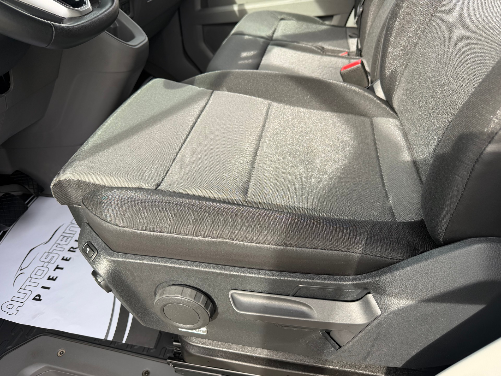 MAN 3.180. ALLRAD 4X4. AUTOMAT. MIT AHK 3`500 KG ZUGLAST. MIT HOCHDACH. CH WAGEN. WIE NEU. LEASING AB 690.--image-46