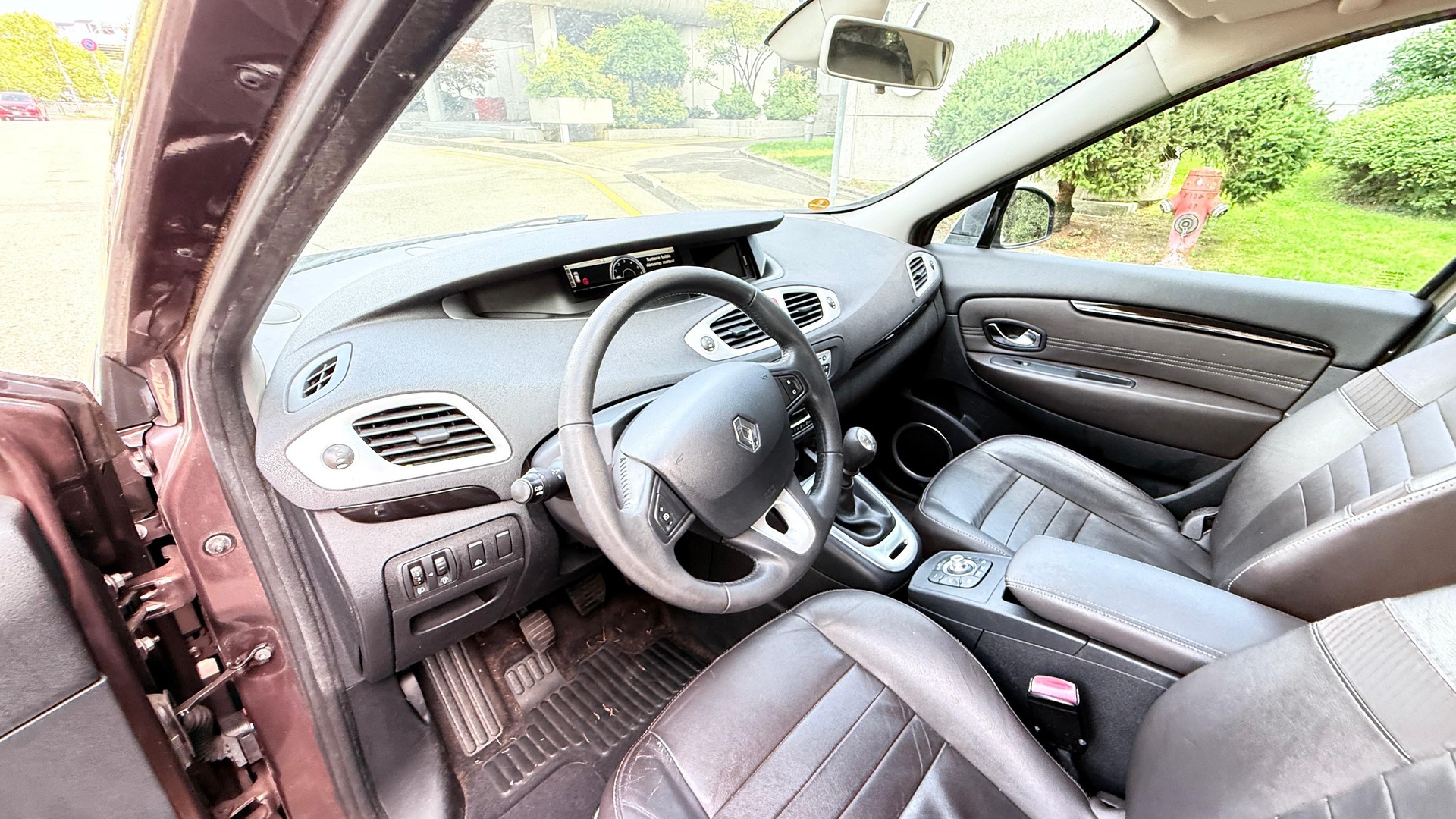 RENAULT Scénic 1.5 dCi Expression-image-11