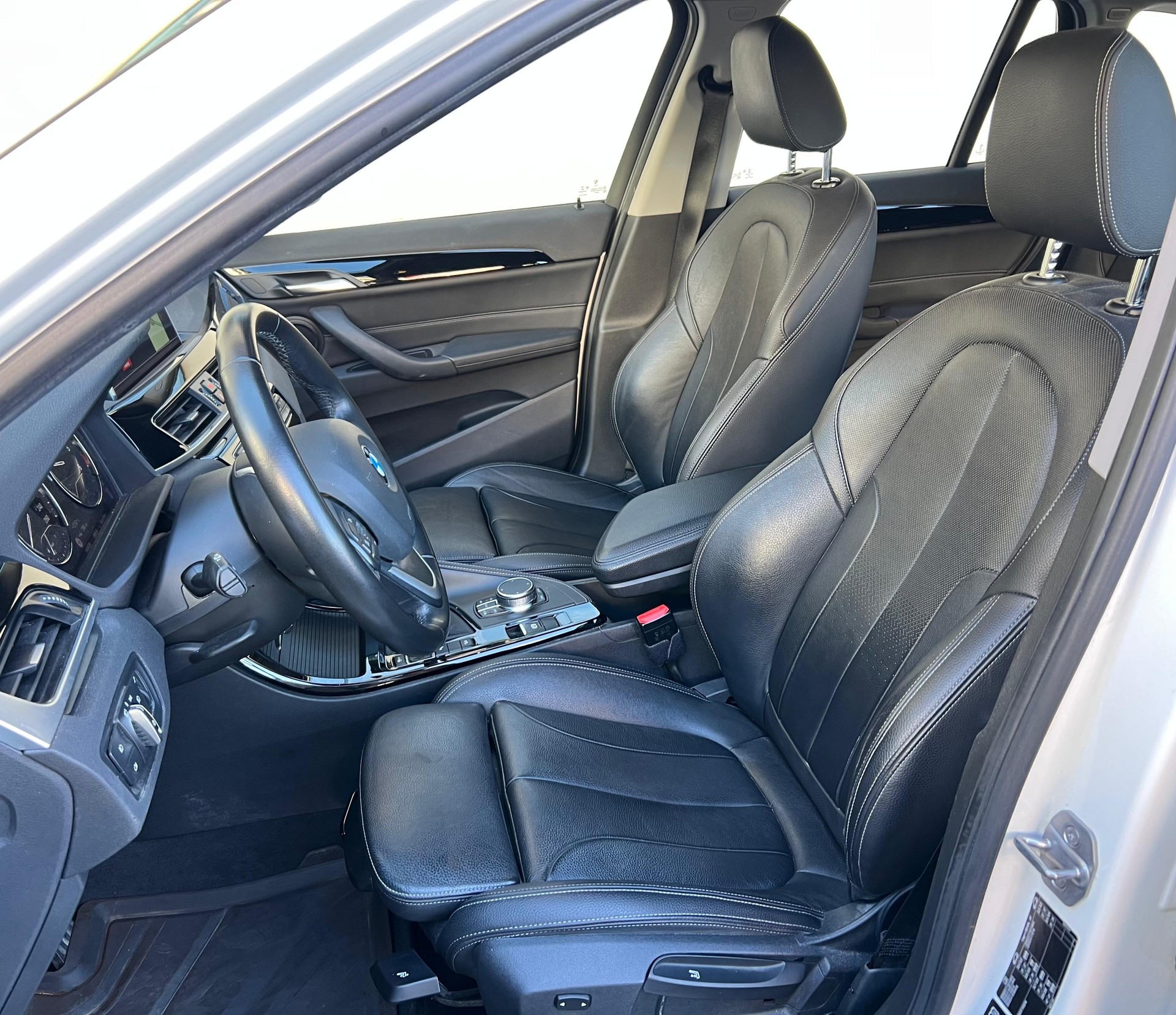 BMW X1 xDrive 20d xLine Steptronic-image-10