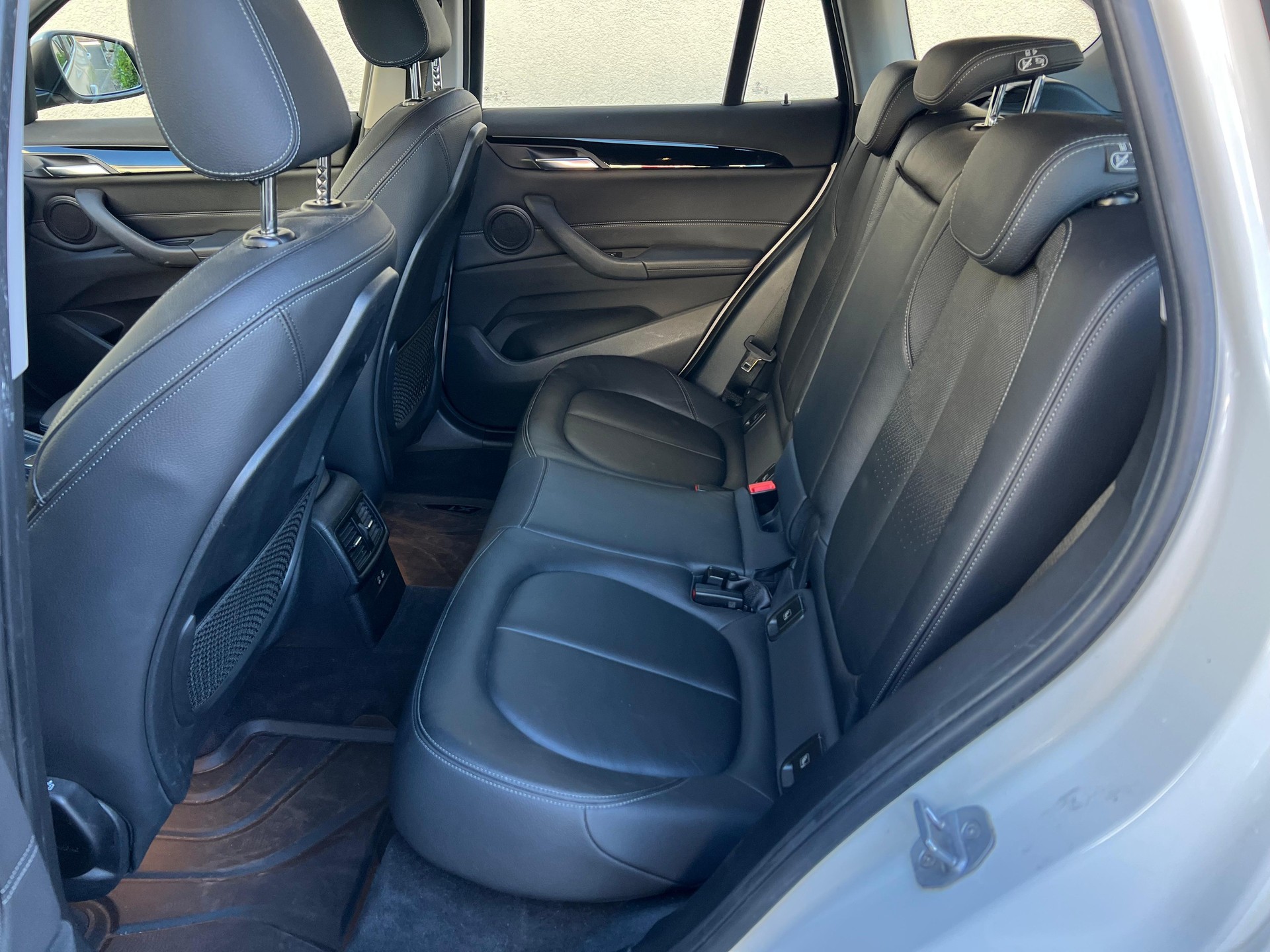 BMW X1 xDrive 20d xLine Steptronic-image-11