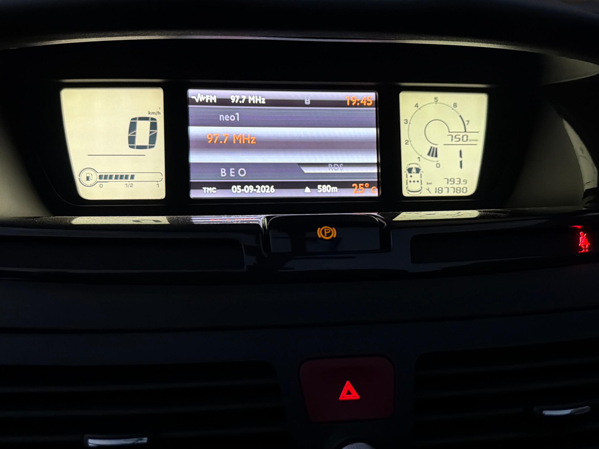 CITROEN Grand C4 Picasso 1.6i 16V Turbo Exclusive Automat BMP6-image-13