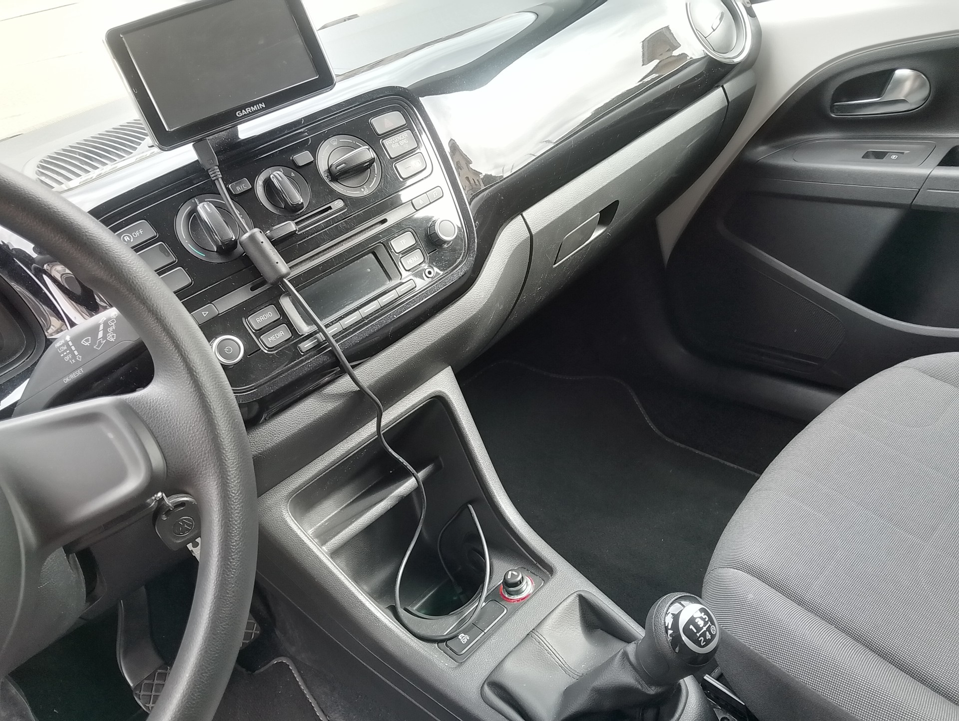 VW Up 1.0 BMT day & night-image-13