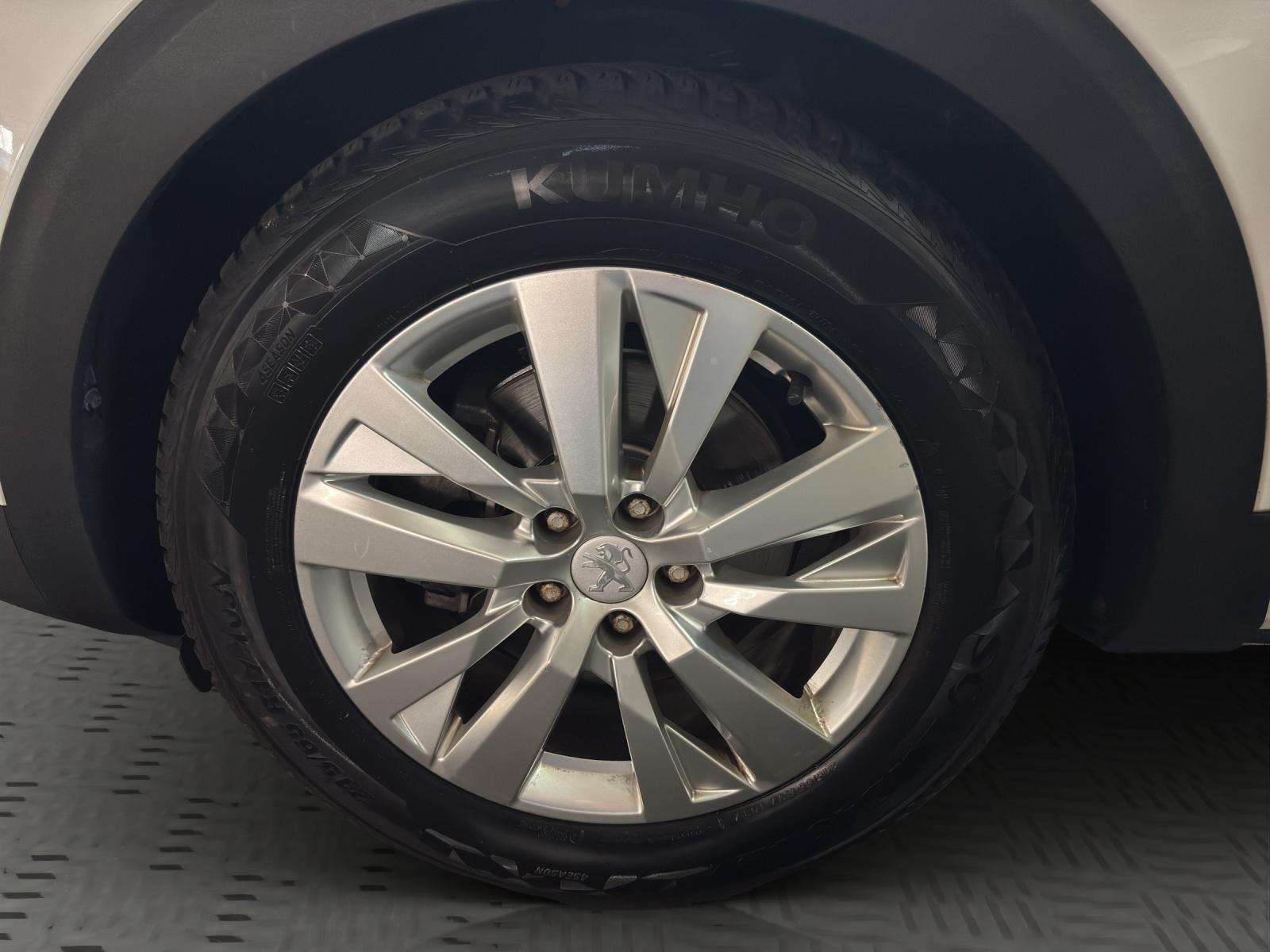 PEUGEOT 3008 1.6 BlueHDi Active-image-15