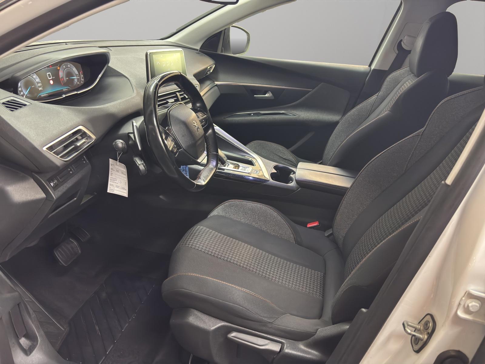 PEUGEOT 3008 1.6 BlueHDi Active-image-5
